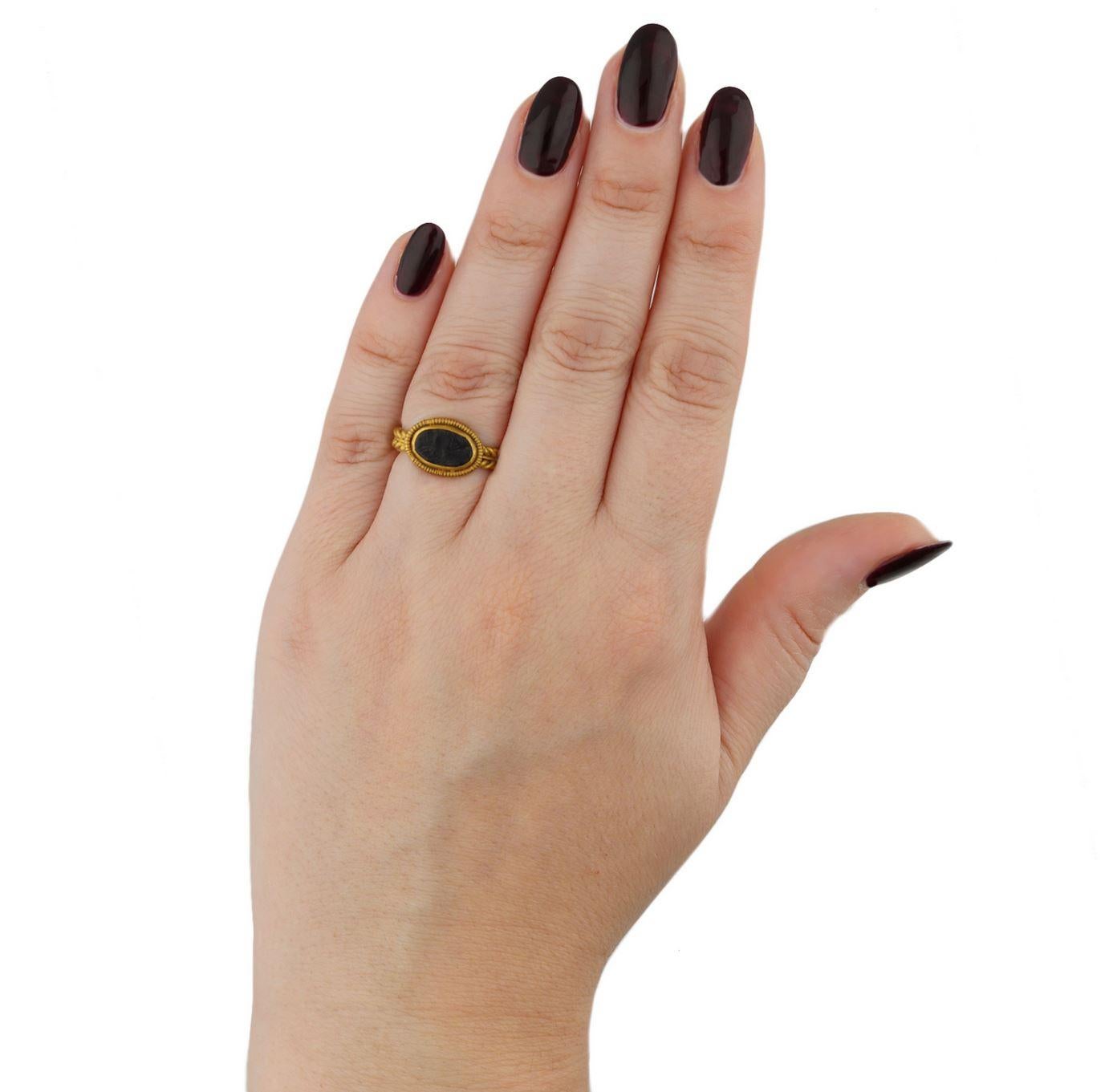 Ancient Roman intaglio ring, circa 1st-3rd century AD. In Good Condition For Sale In London, GB