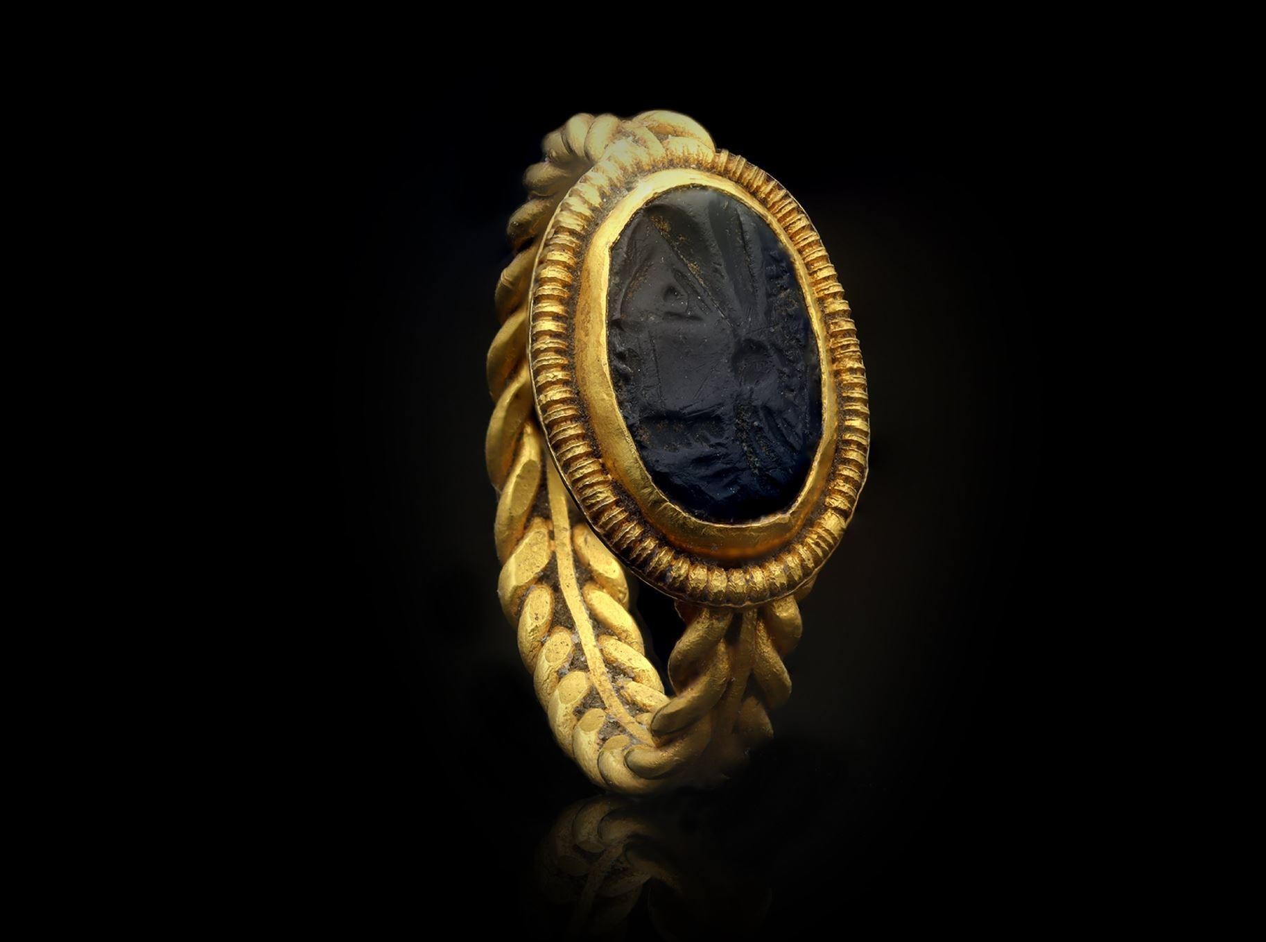 Women's Ancient Roman intaglio ring, circa 1st-3rd century AD. For Sale