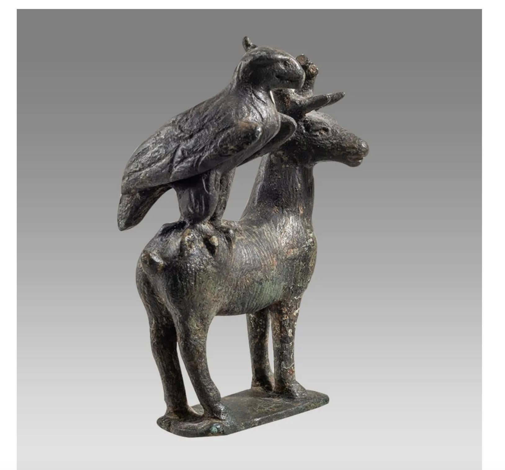 Romain classique Ancienne garantie militaire romaine rare cerf et aigle en bronze du 1e au 2e siècle de notre ère en vente