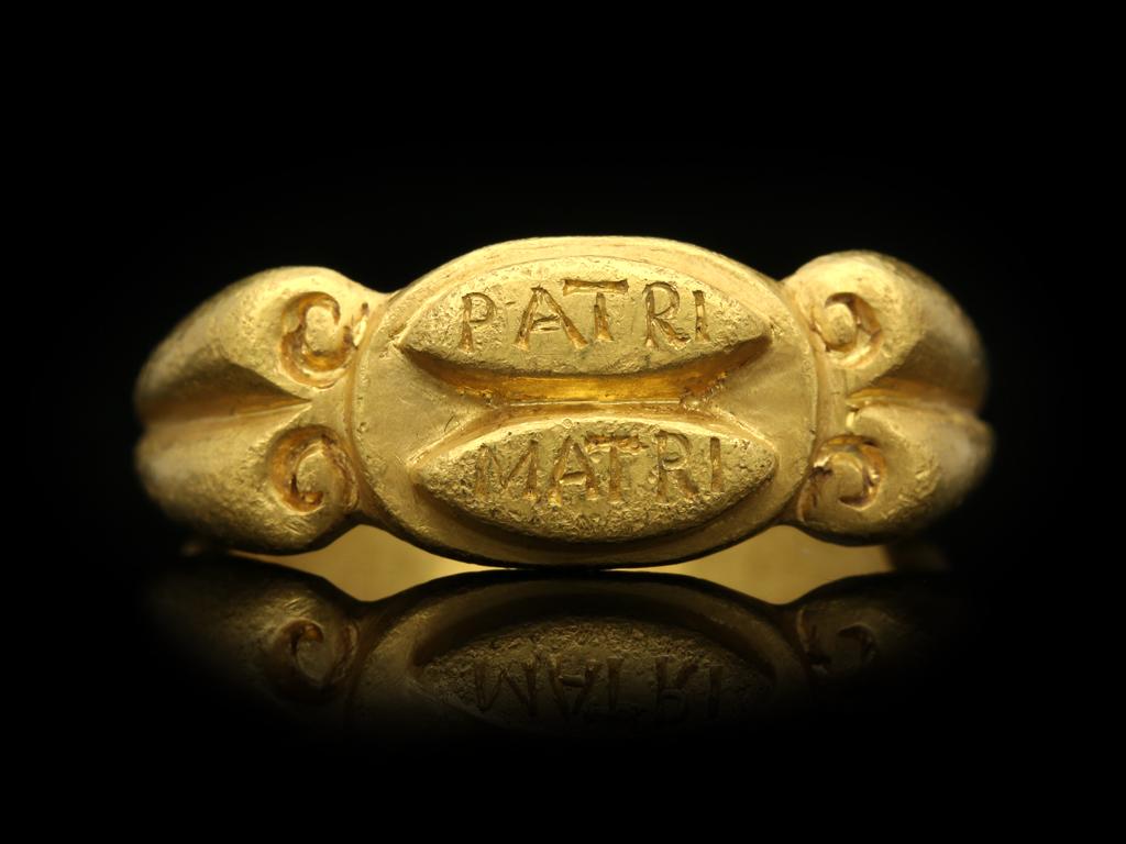 Antiker römischer 'Patri Matri' Goldring, ca. 3. Jahrhundert ADS im Angebot 1