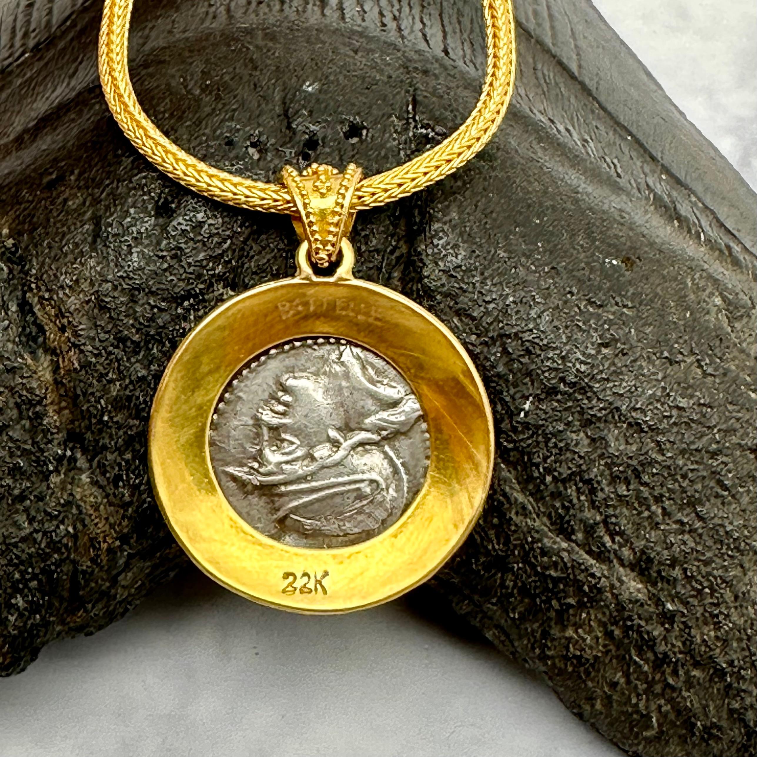 Ancient Roman Republic 1st Century BC Wolf Coin 22k Gold Pendant For Sale 4