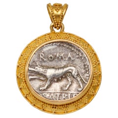 Ancienne République romaine 1er siècle avant J.-C. Pièce de monnaie Loup Pendentif en or 22K 