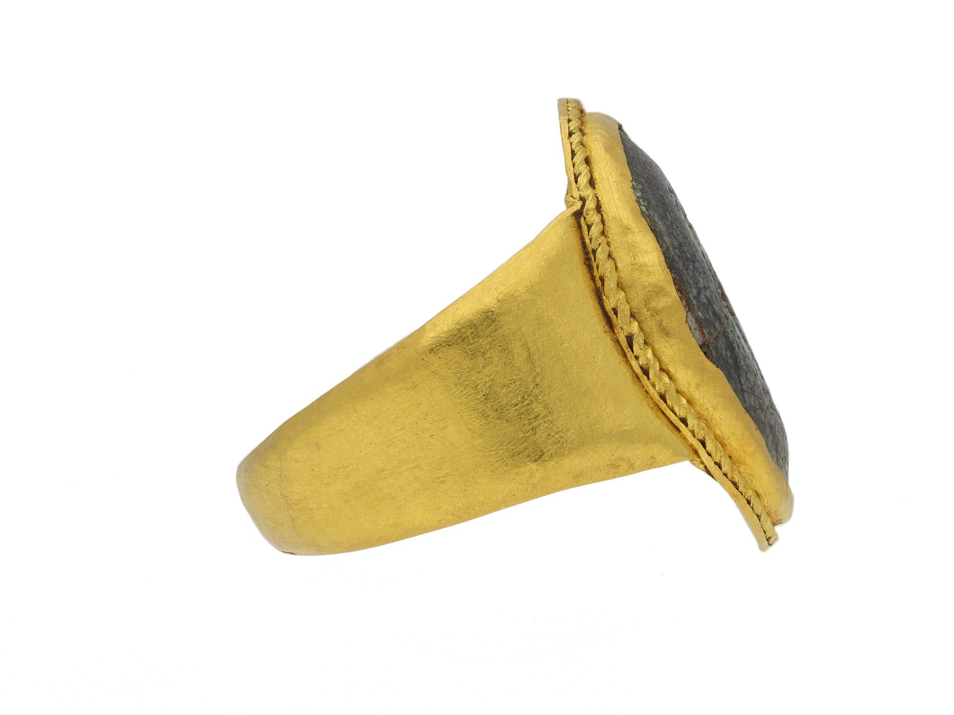 Ancient Roman signet ring, circa 2nd century AD. In Good Condition For Sale In London, GB