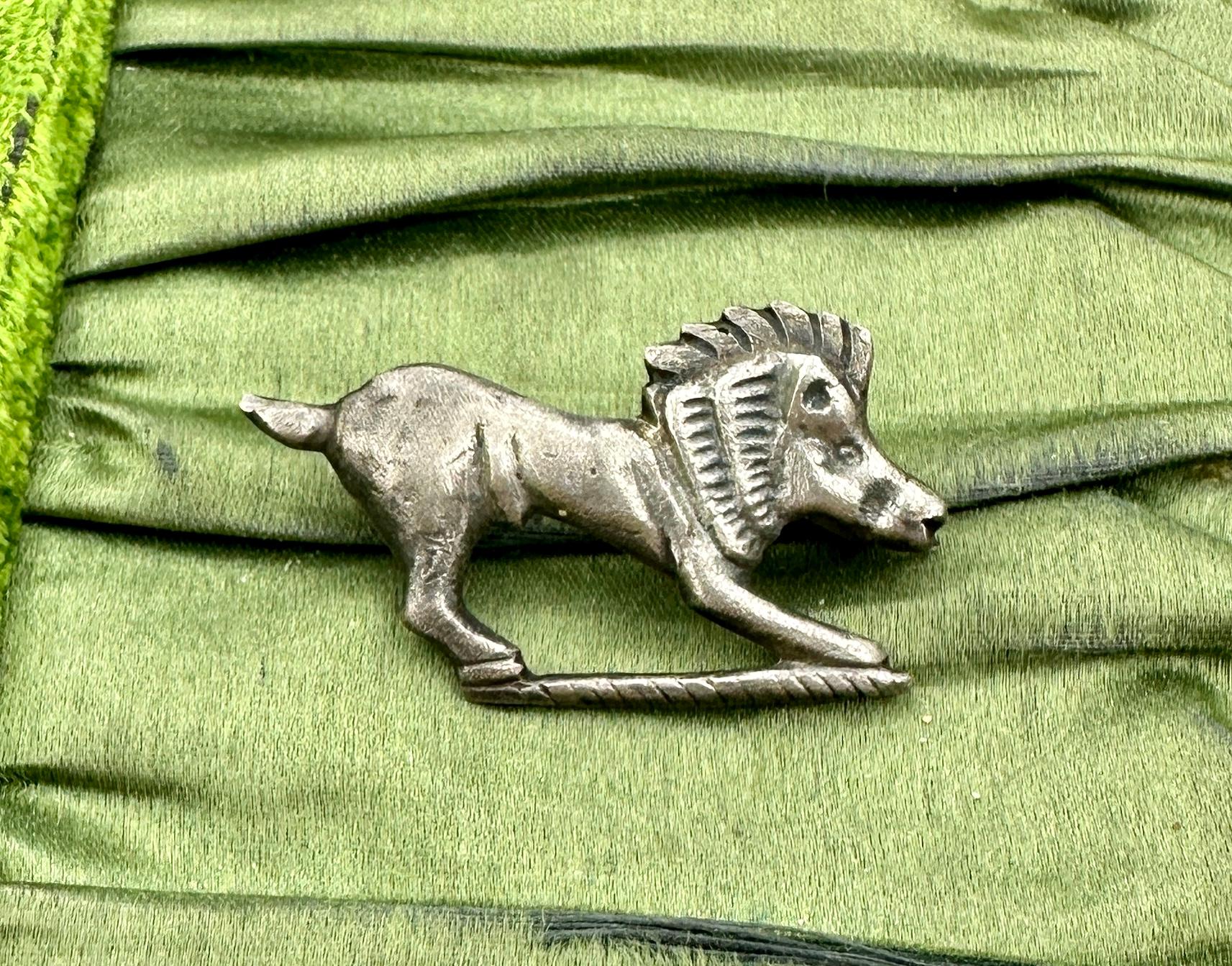 Antike römische Silber Wildschwein Tier Fibula Brosche 1-2. Jahrhundert AD Garantie (Klassisch-römisch) im Angebot