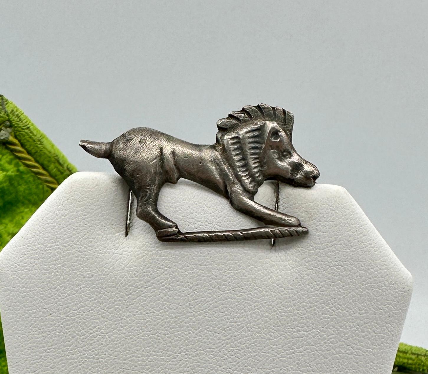Antike römische Silber Wildschwein Tier Fibula Brosche 1-2. Jahrhundert AD Garantie im Zustand „Hervorragend“ im Angebot in New York, NY