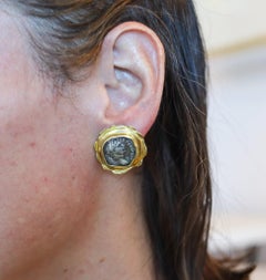 ANCIENT ROME 98-117 AD Denarius Coins Clips-On Earrings In 18Kt Yellow Gold