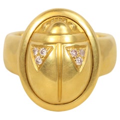 Anello Scarabeo con ali di diamanti rosa in oro giallo 22 carati, Darlene deSedle