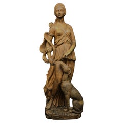 Antike Skulptur der Diana der Jägerin in Terrakotta