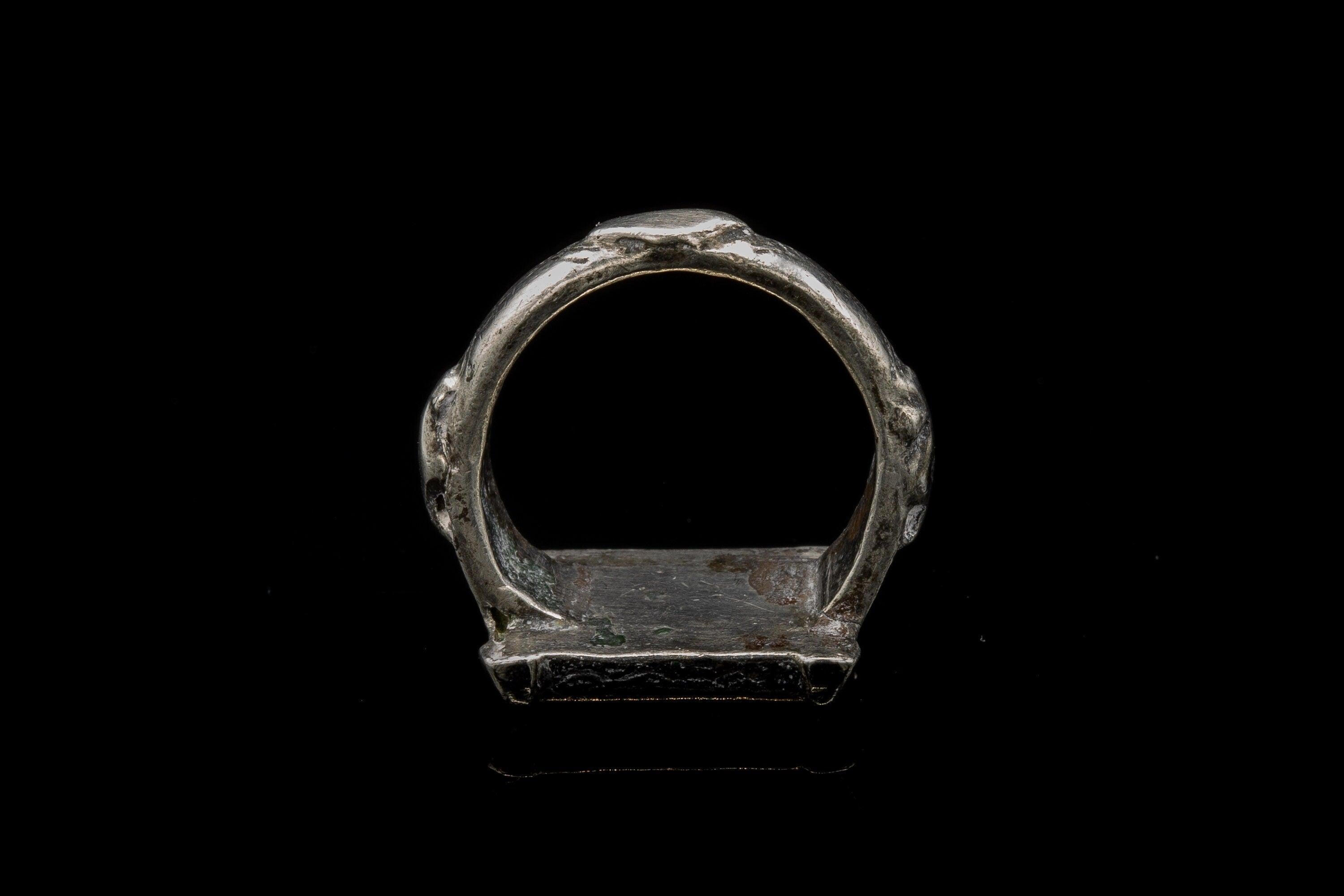 Ancient Seljuk Dynasty Islamic Nielloed Silver Signet Ring Medieval 3