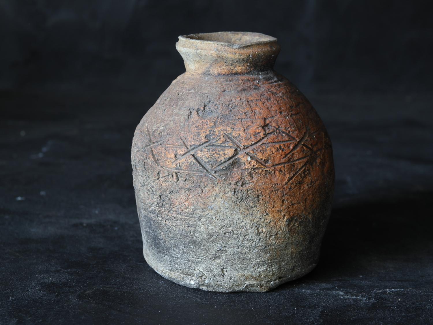 Antikes Shigaraki-Gefäß „Uzukumaru“/Japanische Vase/14.-16. Jahrhundert/Wabi-sabi im Angebot 1