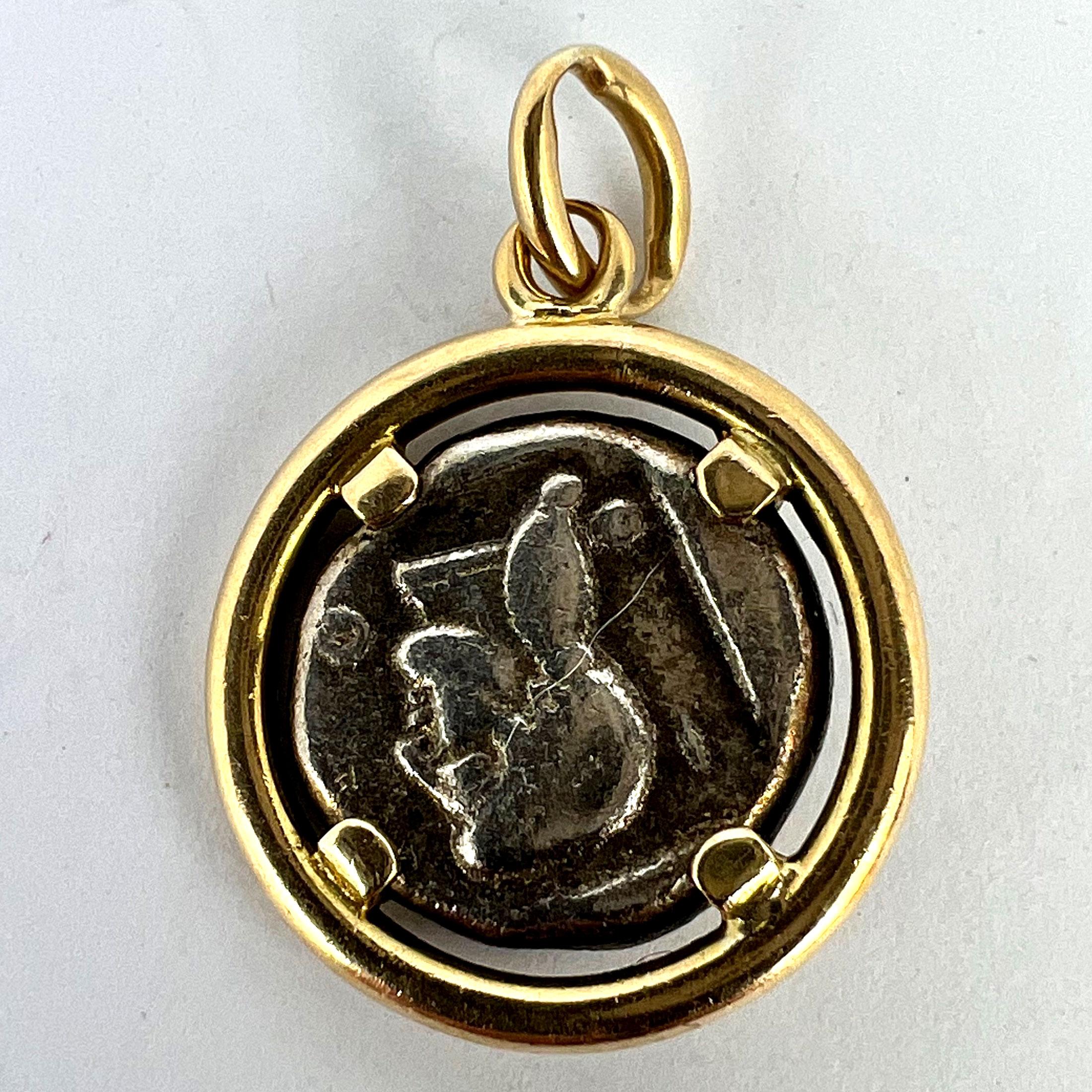 Pendentif en argent ancien avec tête de taureau et pièce de monnaie grecque Artemis en or jaune 18K en vente 8