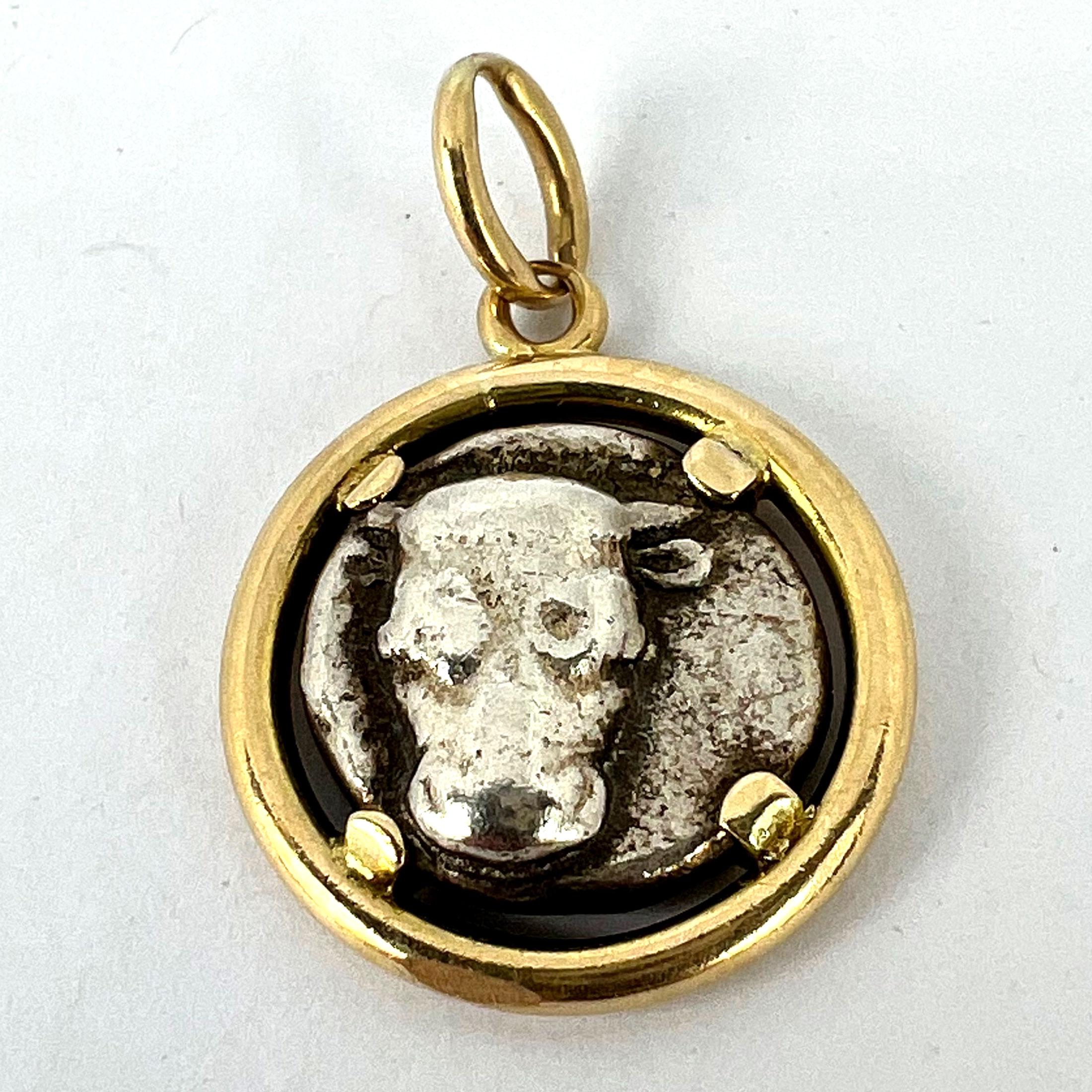 Pendentif en argent ancien avec tête de taureau et pièce de monnaie grecque Artemis en or jaune 18K en vente 10