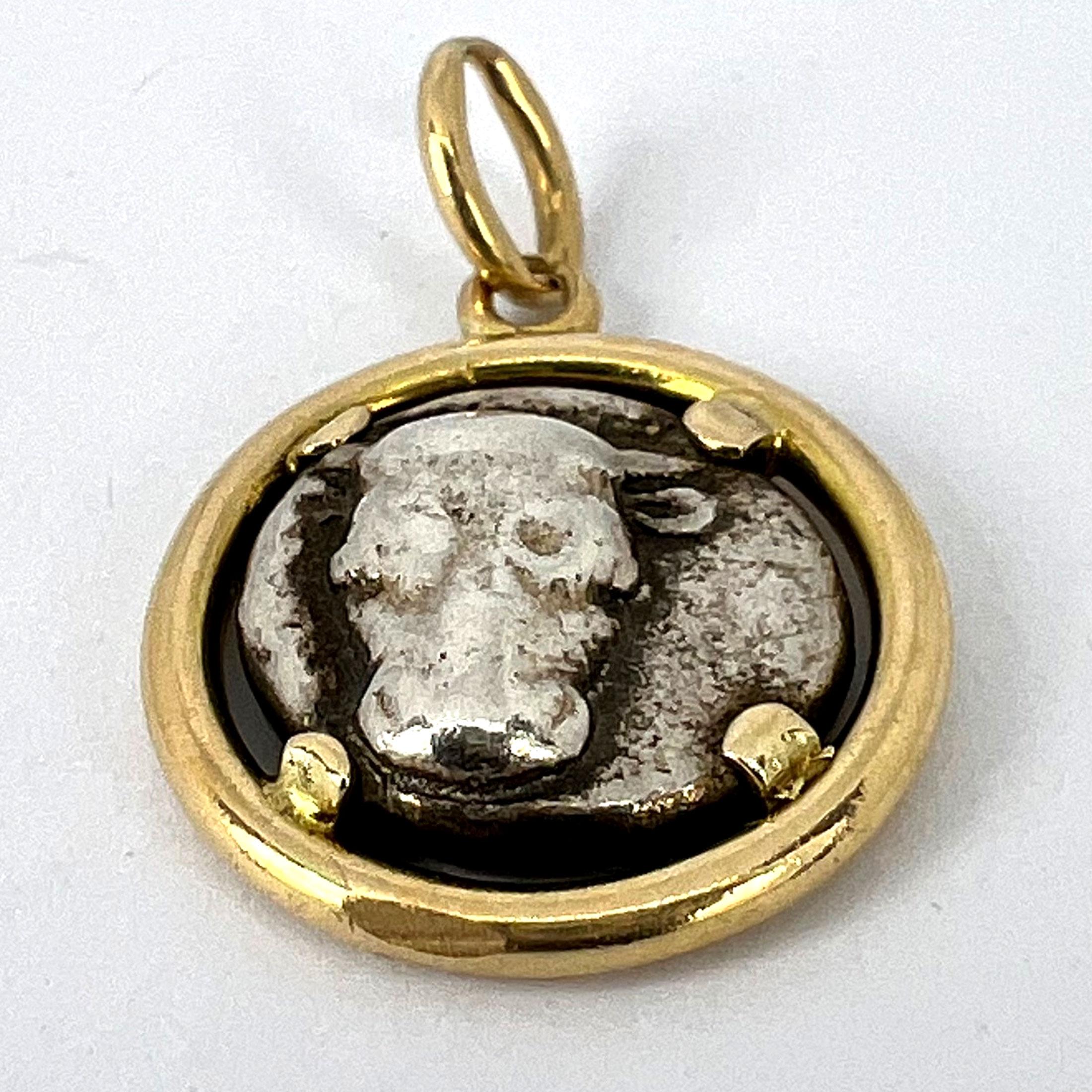 Pendentif en argent ancien avec tête de taureau et pièce de monnaie grecque Artemis en or jaune 18K en vente 11