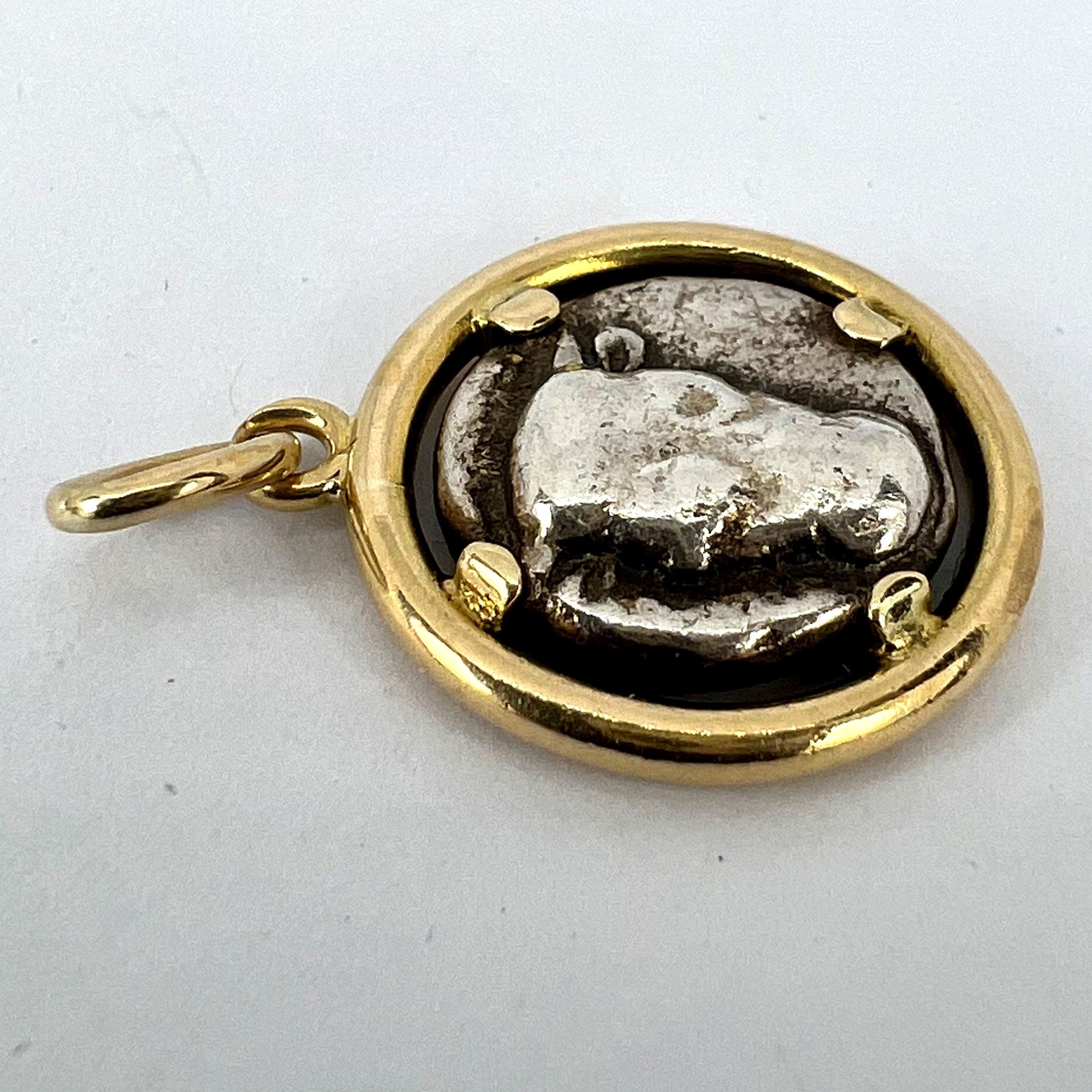 Pendentif en argent ancien avec tête de taureau et pièce de monnaie grecque Artemis en or jaune 18K en vente 13