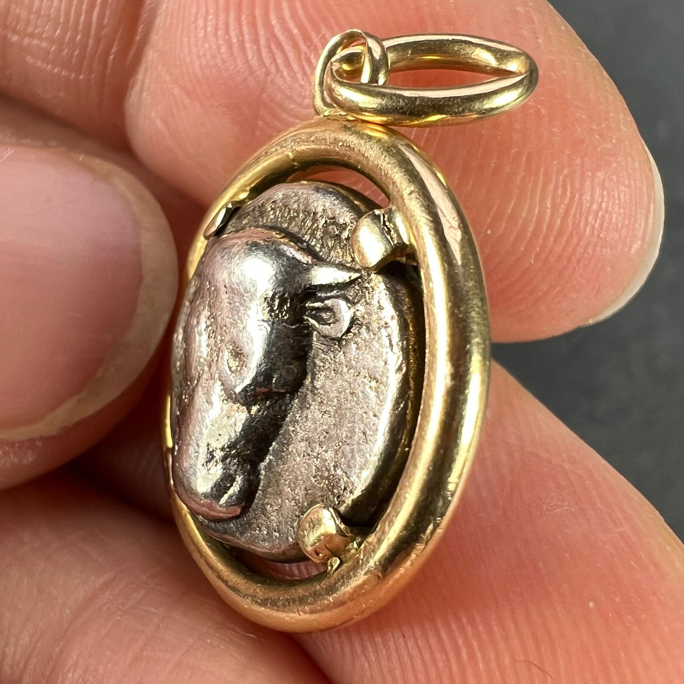 Pendentif en argent ancien avec tête de taureau et pièce de monnaie grecque Artemis en or jaune 18K en vente 3