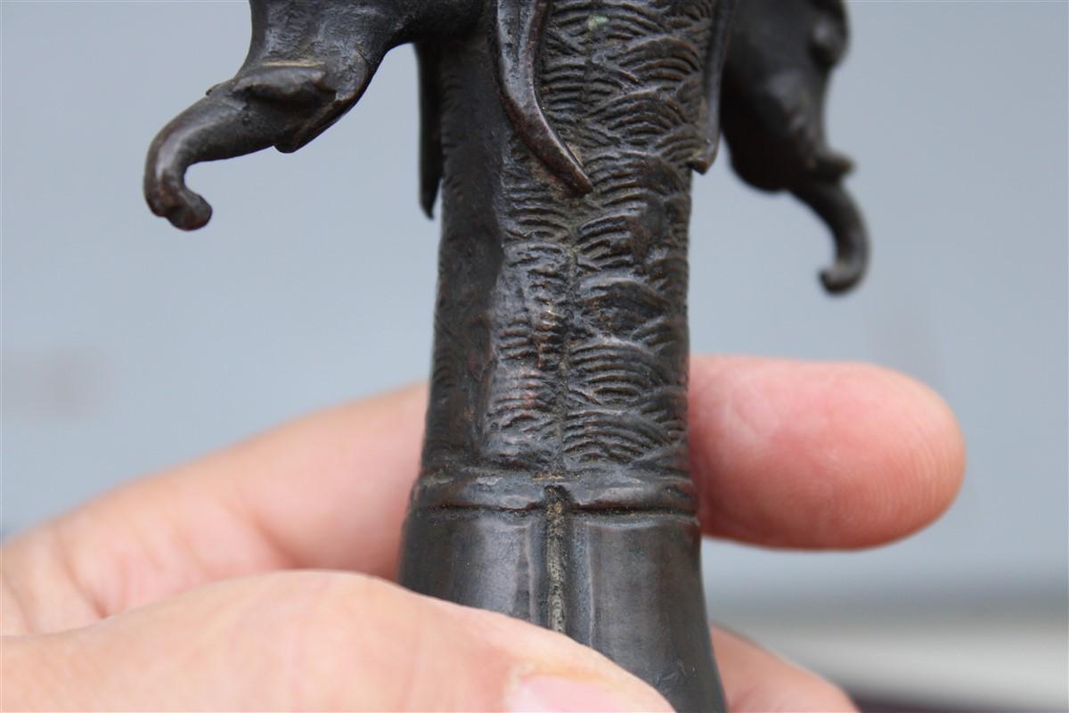 Antico vaso in bronzo massiccio con elefanti cinesi o giapponesi in vendita 9