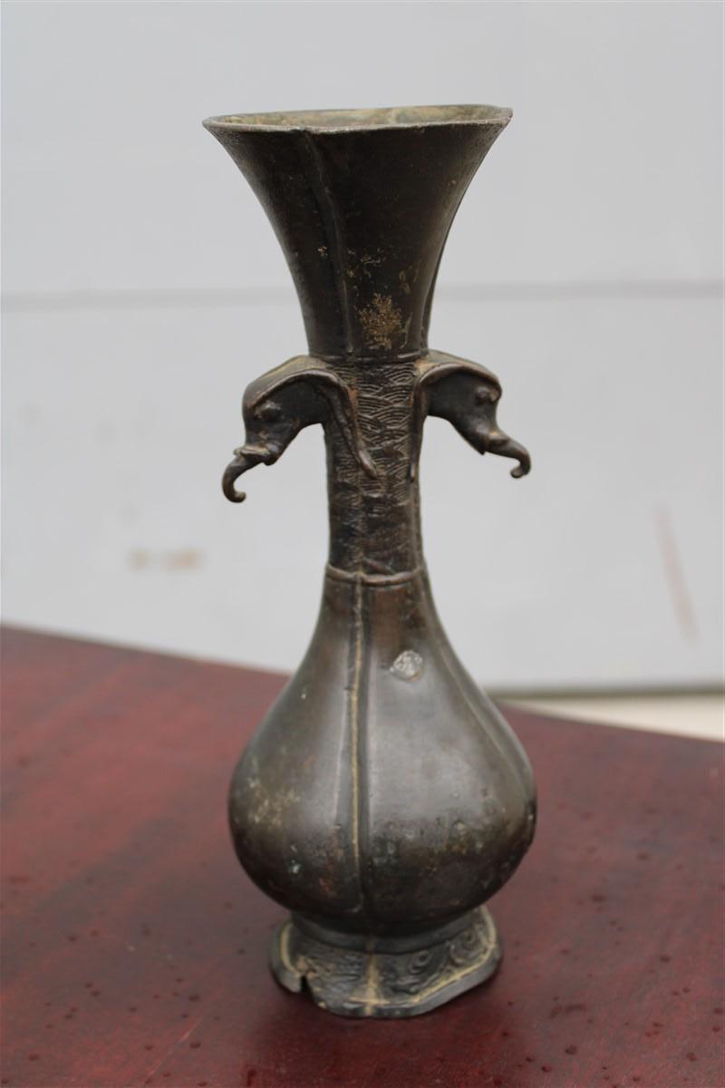Antike Vase aus massiver Bronze mit chinesischen oder japanischen Elefanten aus der Antike (Japonismus) im Angebot