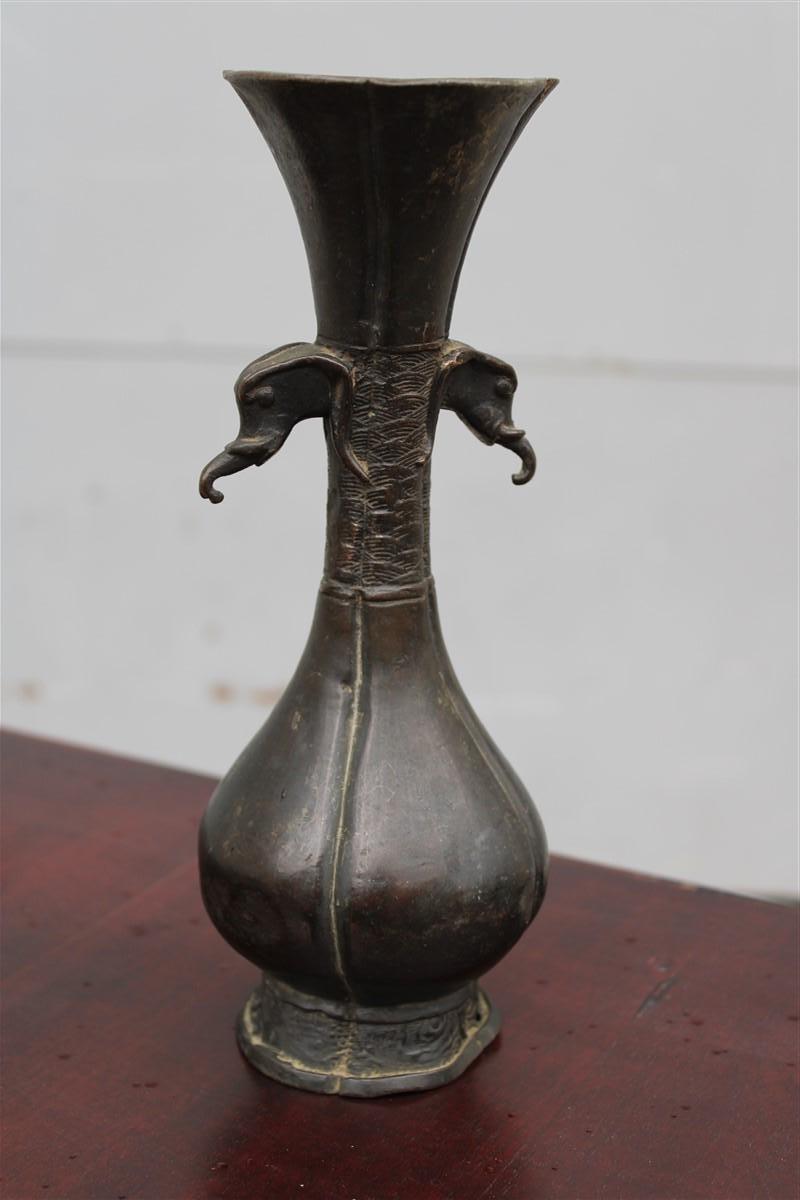 Antike Vase aus massiver Bronze mit chinesischen oder japanischen Elefanten aus der Antike (Japanisch) im Angebot