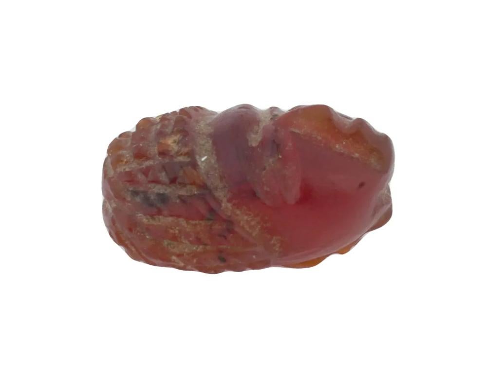 Ancienne perle en taille-douce à tête d'agate sculptée Susanienne Bon état - En vente à New York, NY