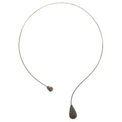 Collier Cesellato en or rose 9 carats et diamants, en forme de coupe ouverte, XXIe siècle