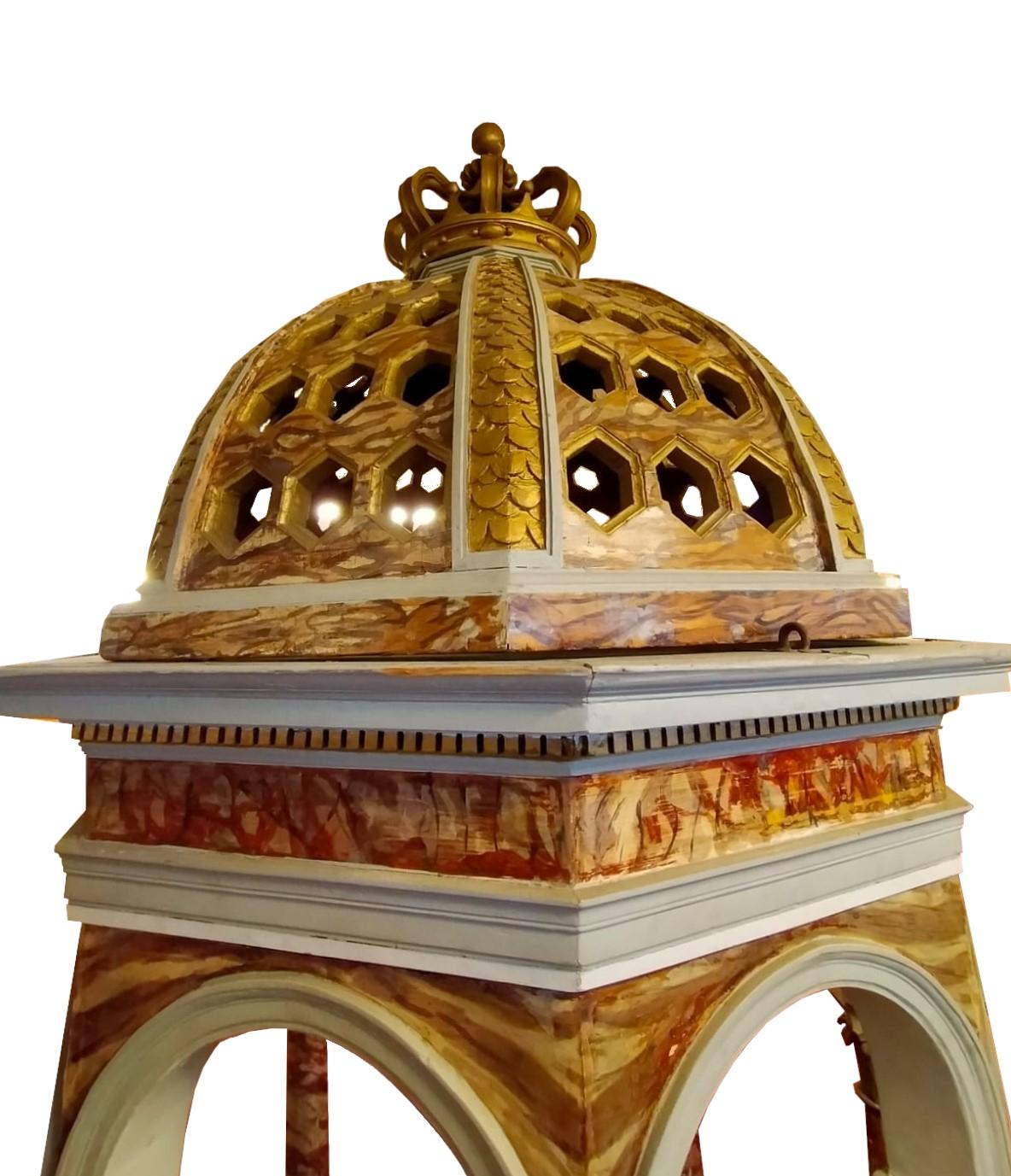 Temple ancien en bois laqué de la fin des années 1600 Bon état - En vente à Cesena, FC