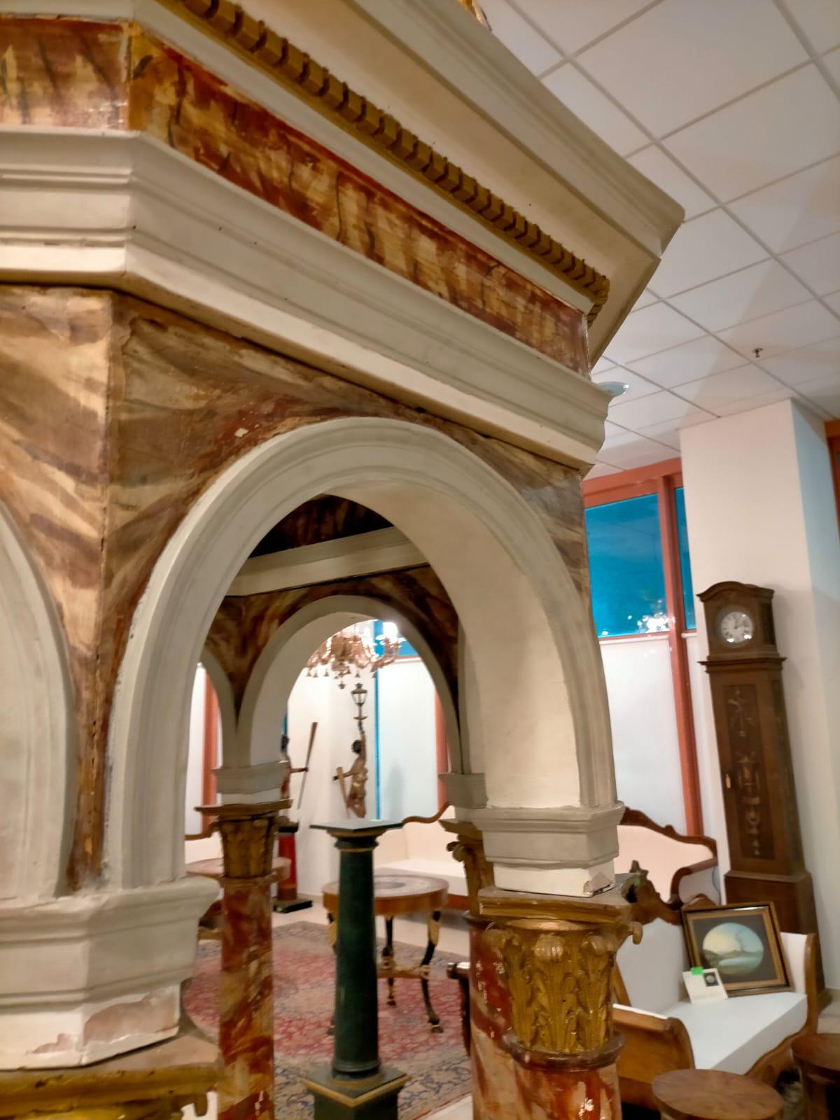 Antiker Tempel aus lackiertem Holz aus dem Ende der 1800er Jahre (Italienisch) im Angebot