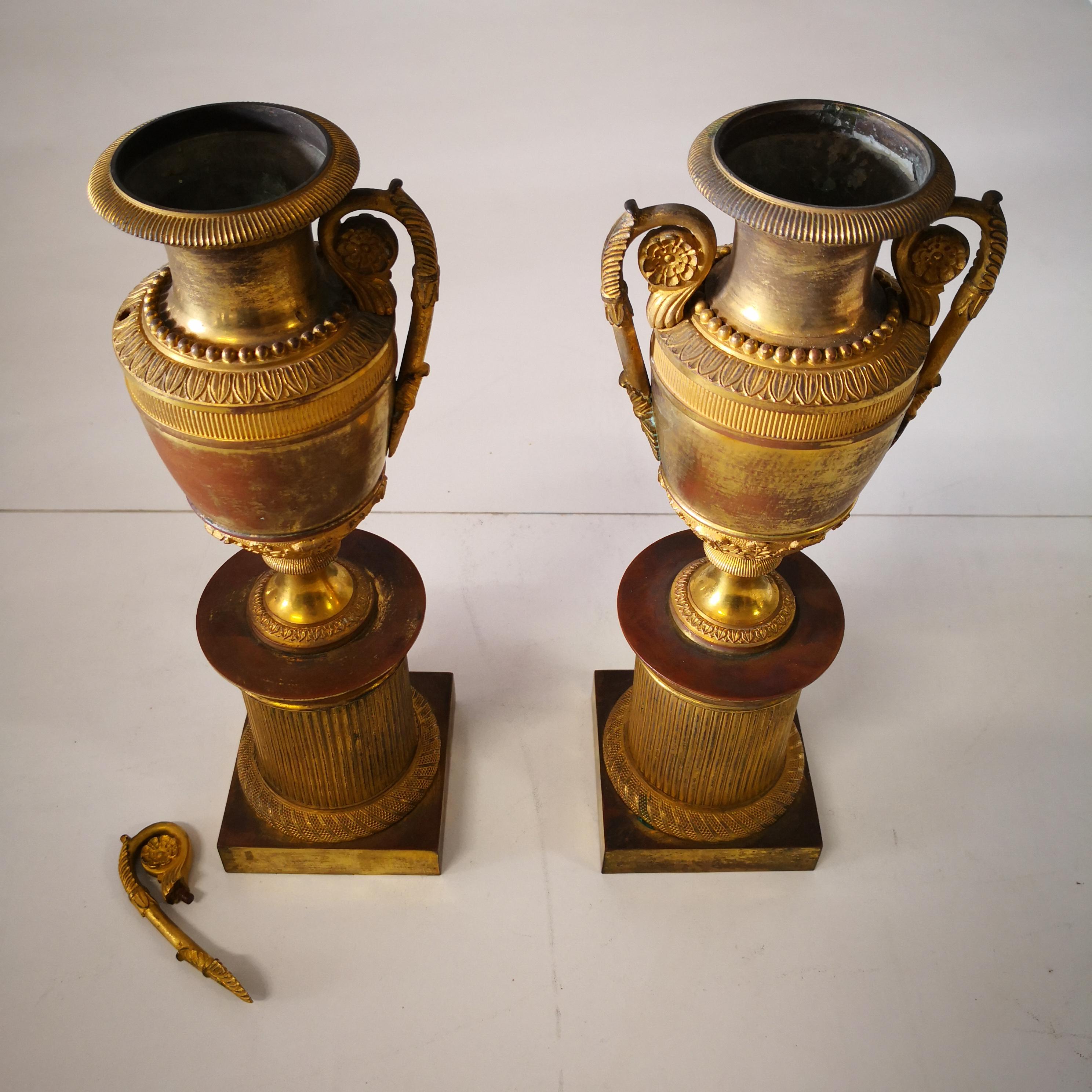 Ancient Vases on Plinth, Italy, 19th Century In Good Condition For Sale In Roma, IT