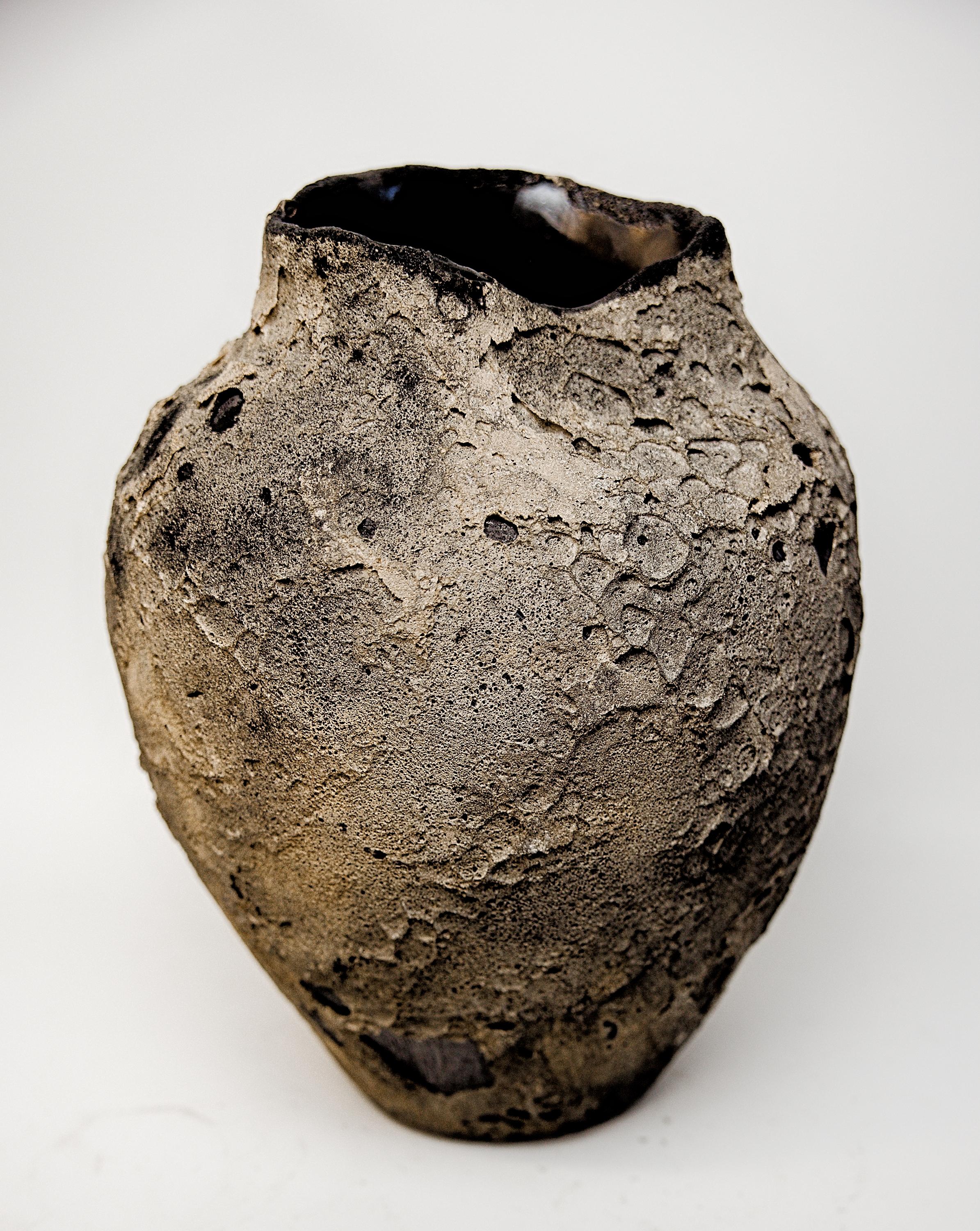 Vaso antico - Vaso di Lave fatto a mano in vendita 2
