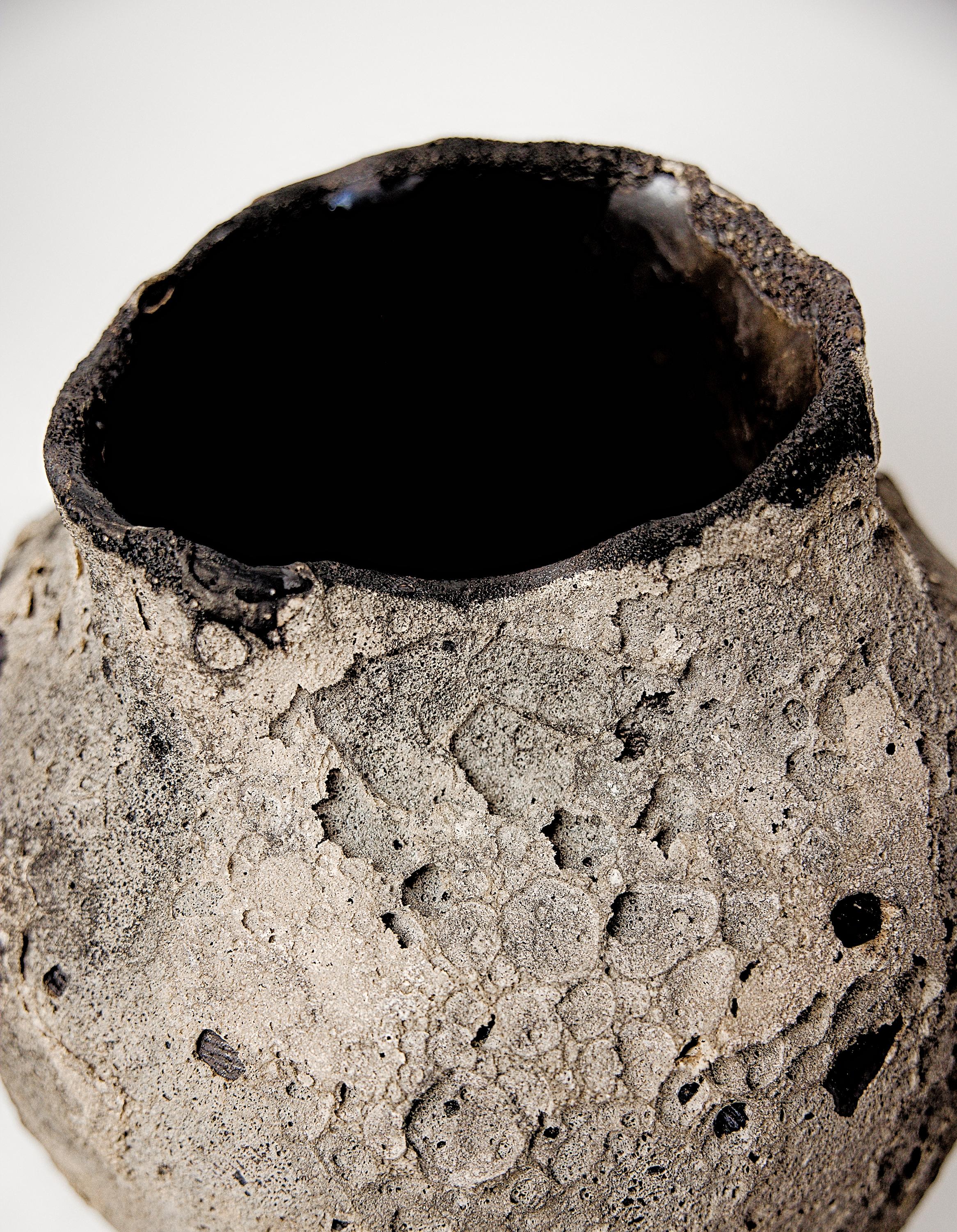 Vaso antico - Vaso di Lave fatto a mano in vendita 3