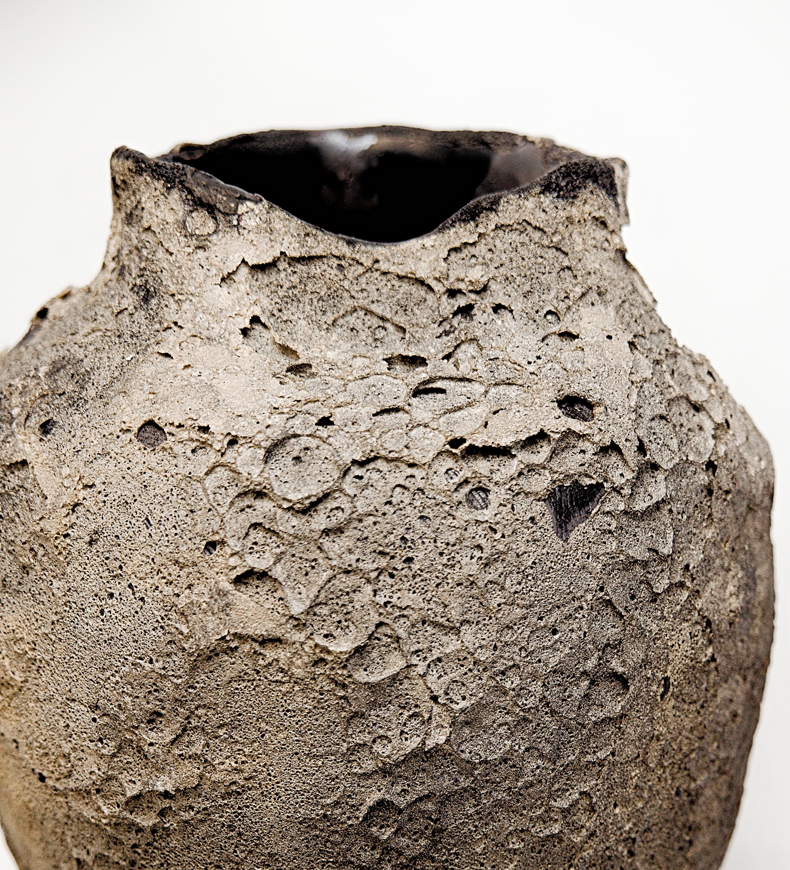 Vaso antico - Vaso di Lave fatto a mano in vendita 5