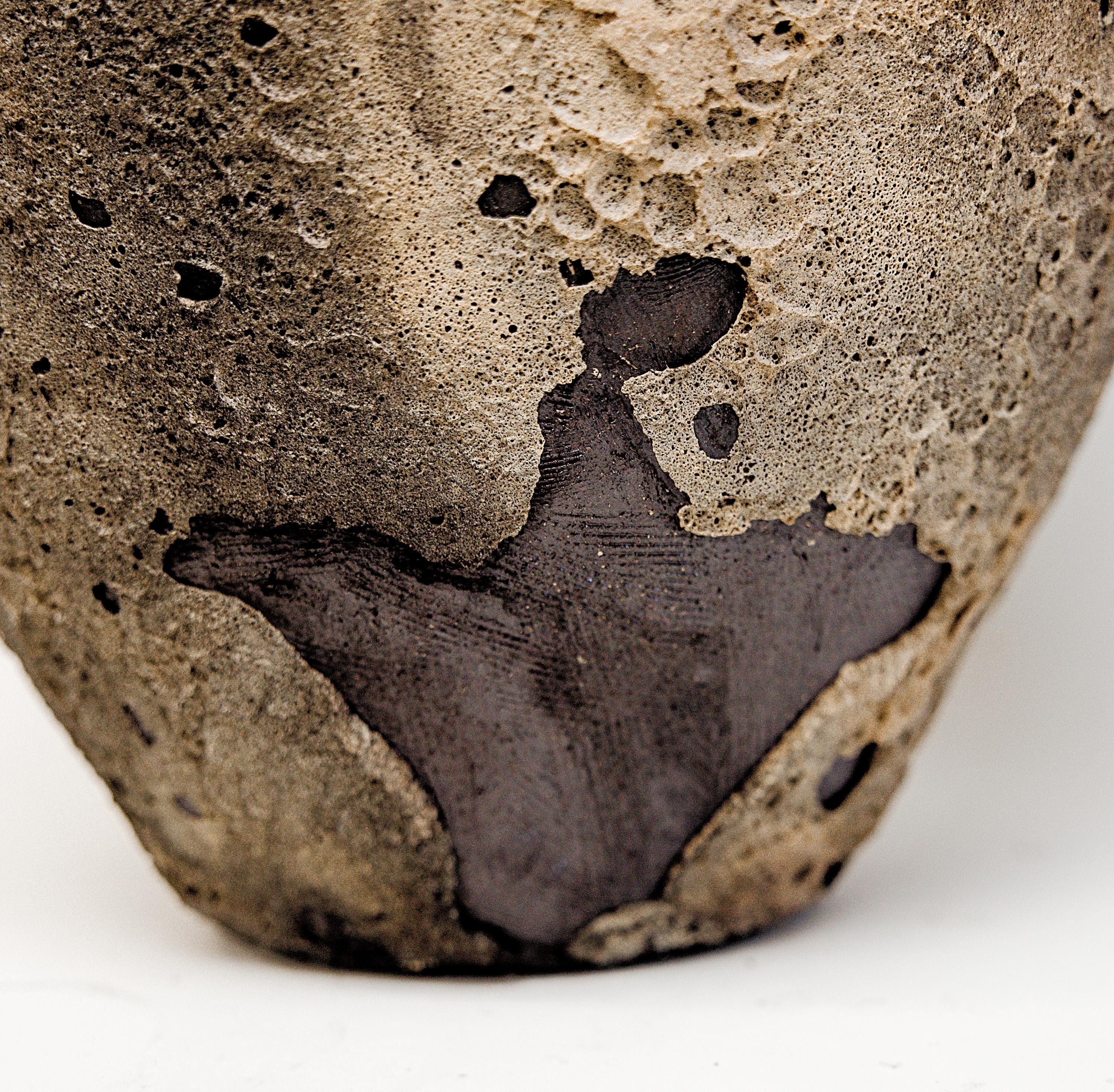 Vaso antico - Vaso di Lave fatto a mano In condizioni Nuovo in vendita a Van Nuys, CA