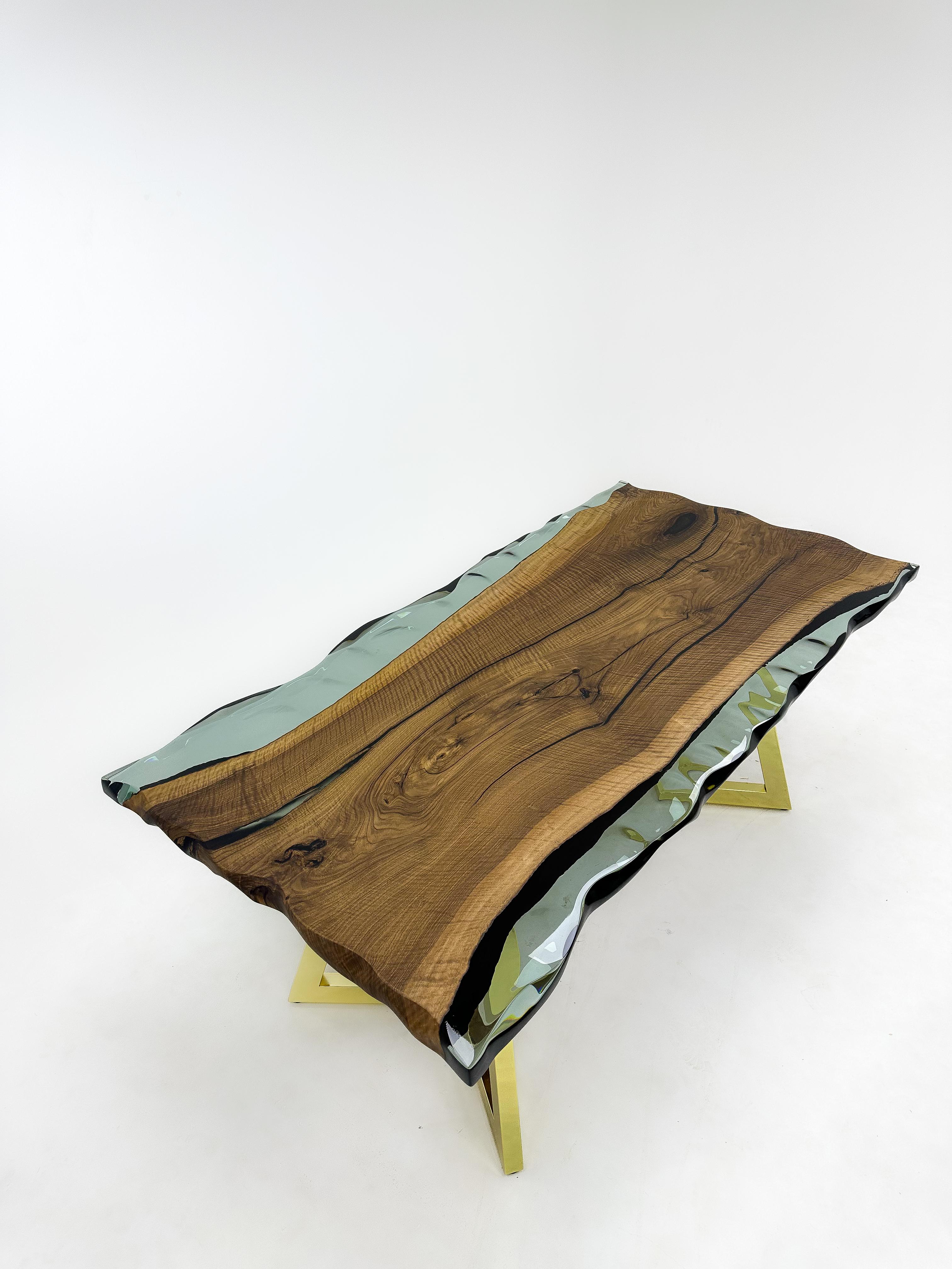 XXIe siècle et contemporain Ancient Walnut Green Wavy Epoxy Table en vente
