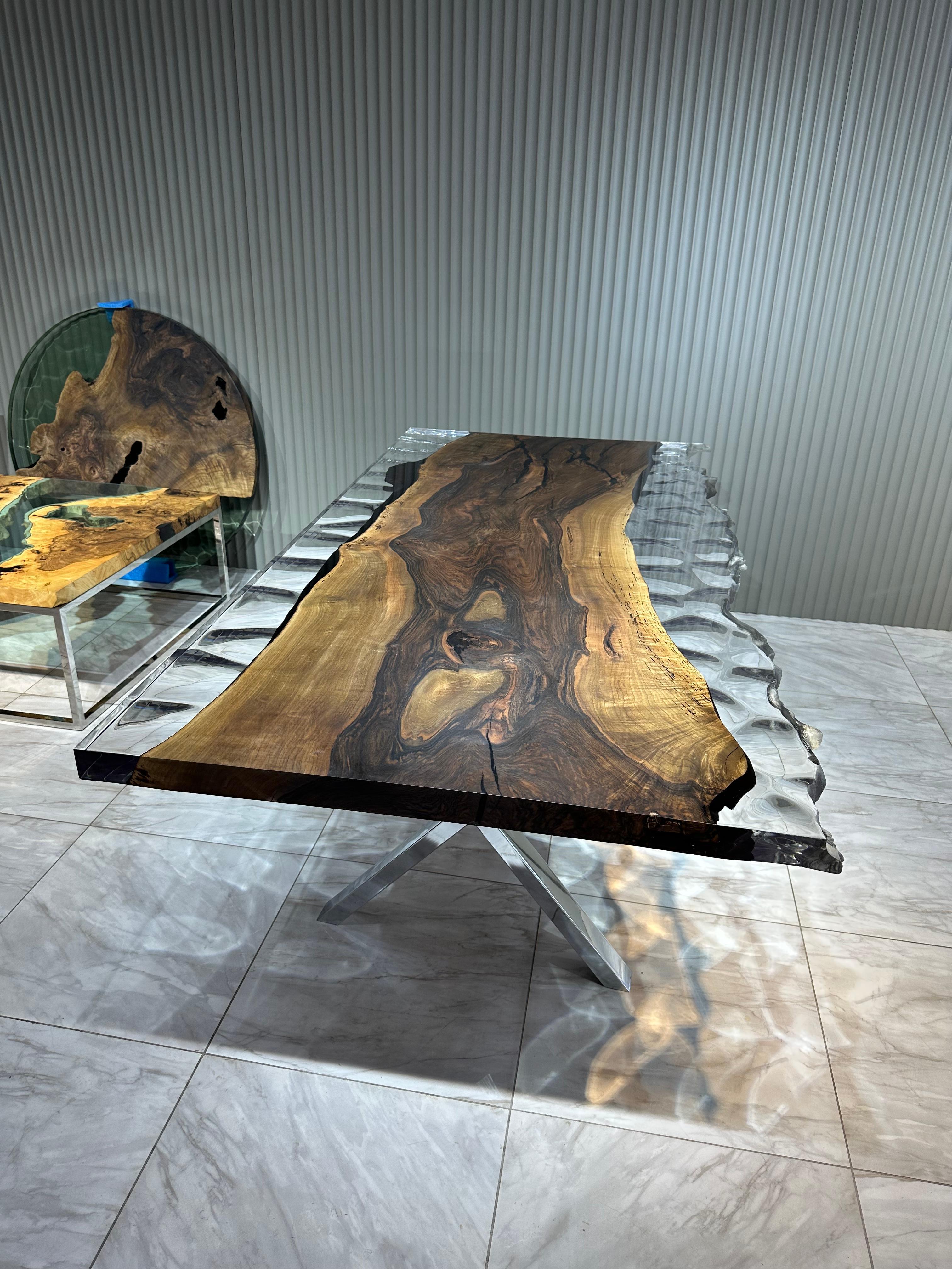 Turc Table en bois Ancient Walnut One Piece Epoxy Resin Live Edge en vente