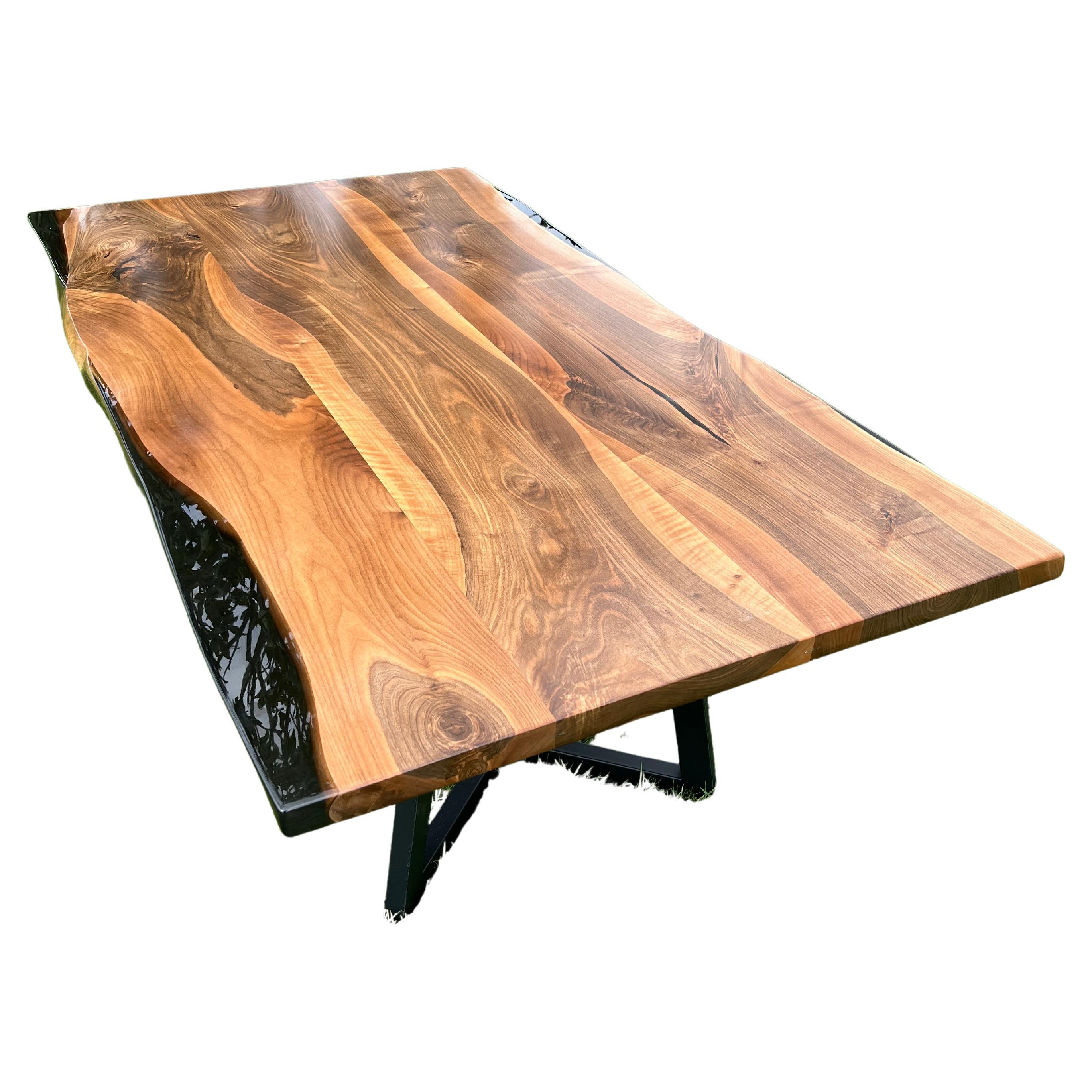 Table de salle à manger en bois de noyer ancien et naturel