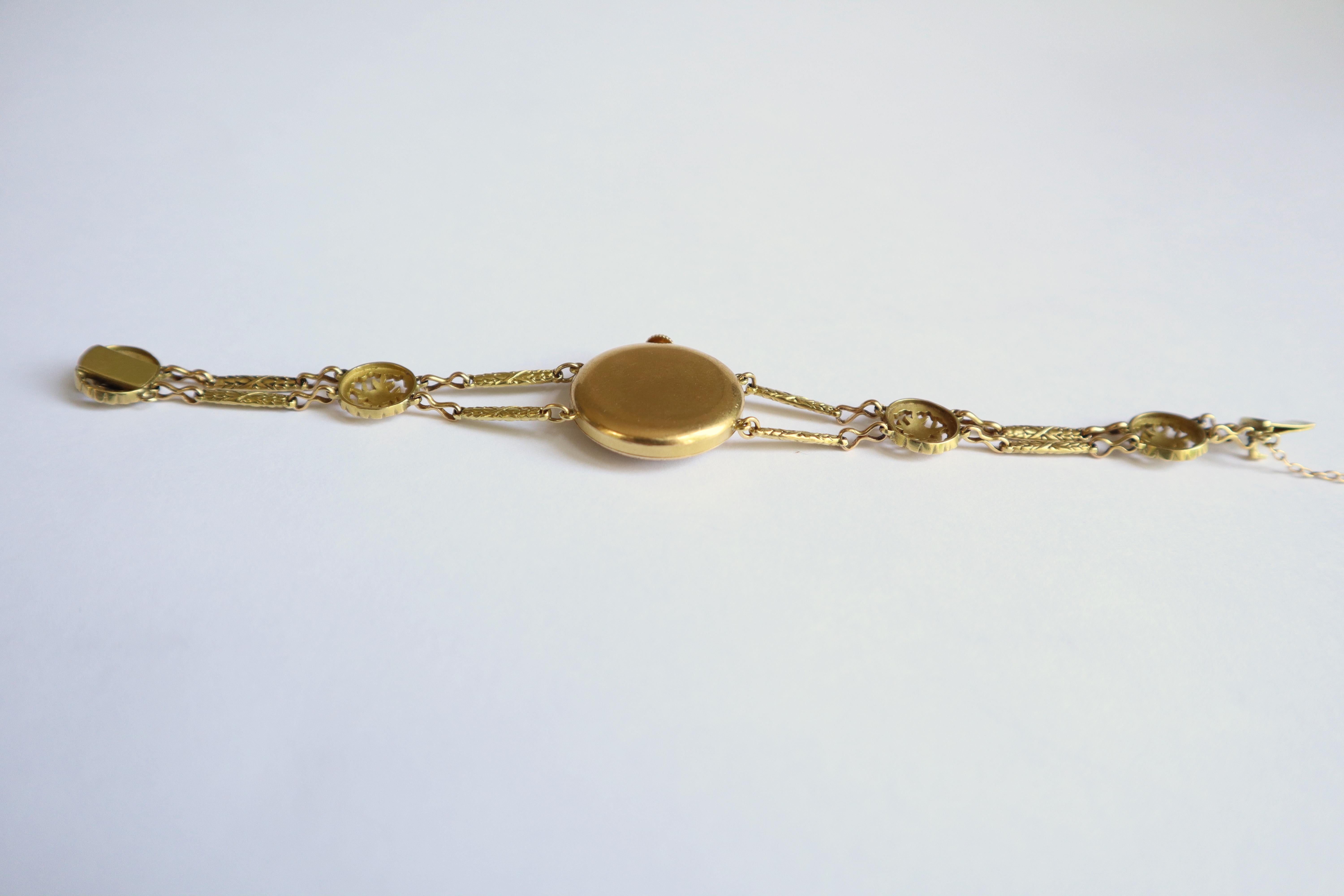 Ancient Woman Watch in 18K Yellow Gold Circa 1900 For Sale 2
