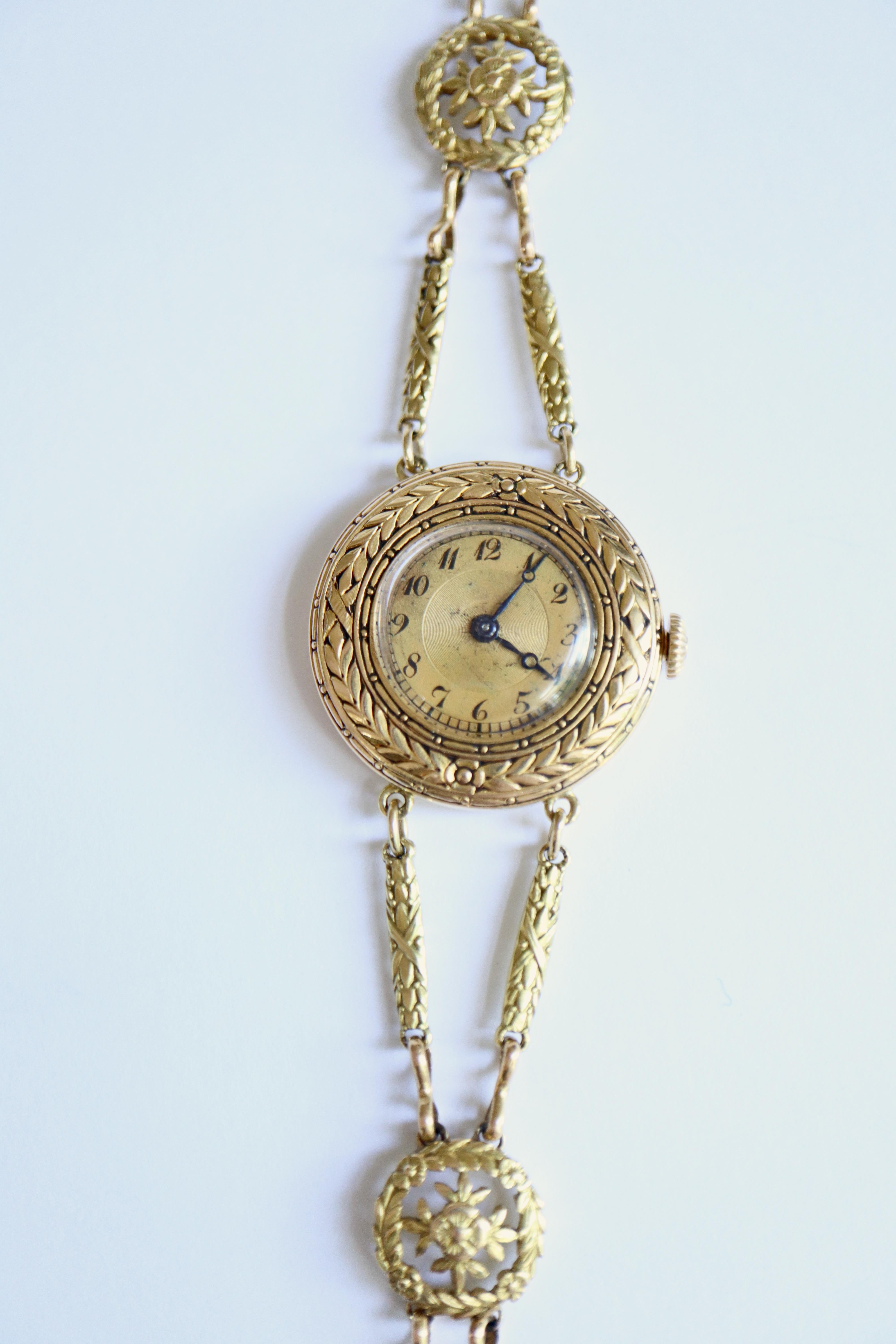 Ancient Woman Watch in 18K Yellow Gold Circa 1900 For Sale 3