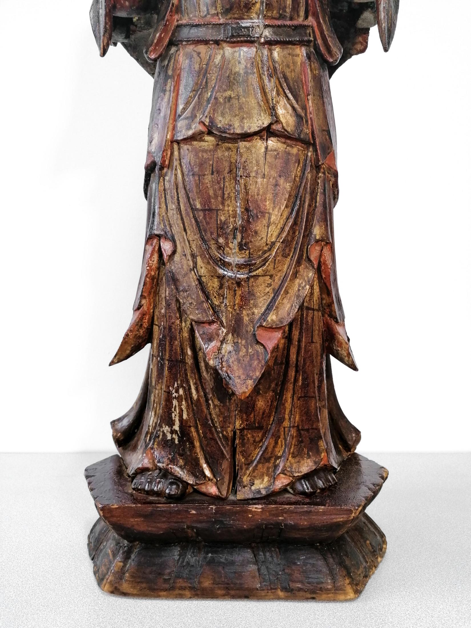 Ancient Wooden Sculpture of the Goddess Guan Yin, China, 17th / 18th Century 8