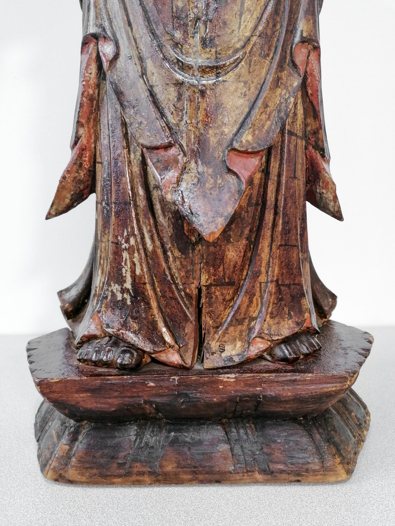 Ancient Wooden Sculpture of the Goddess Guan Yin, China, 17th / 18th Century 9