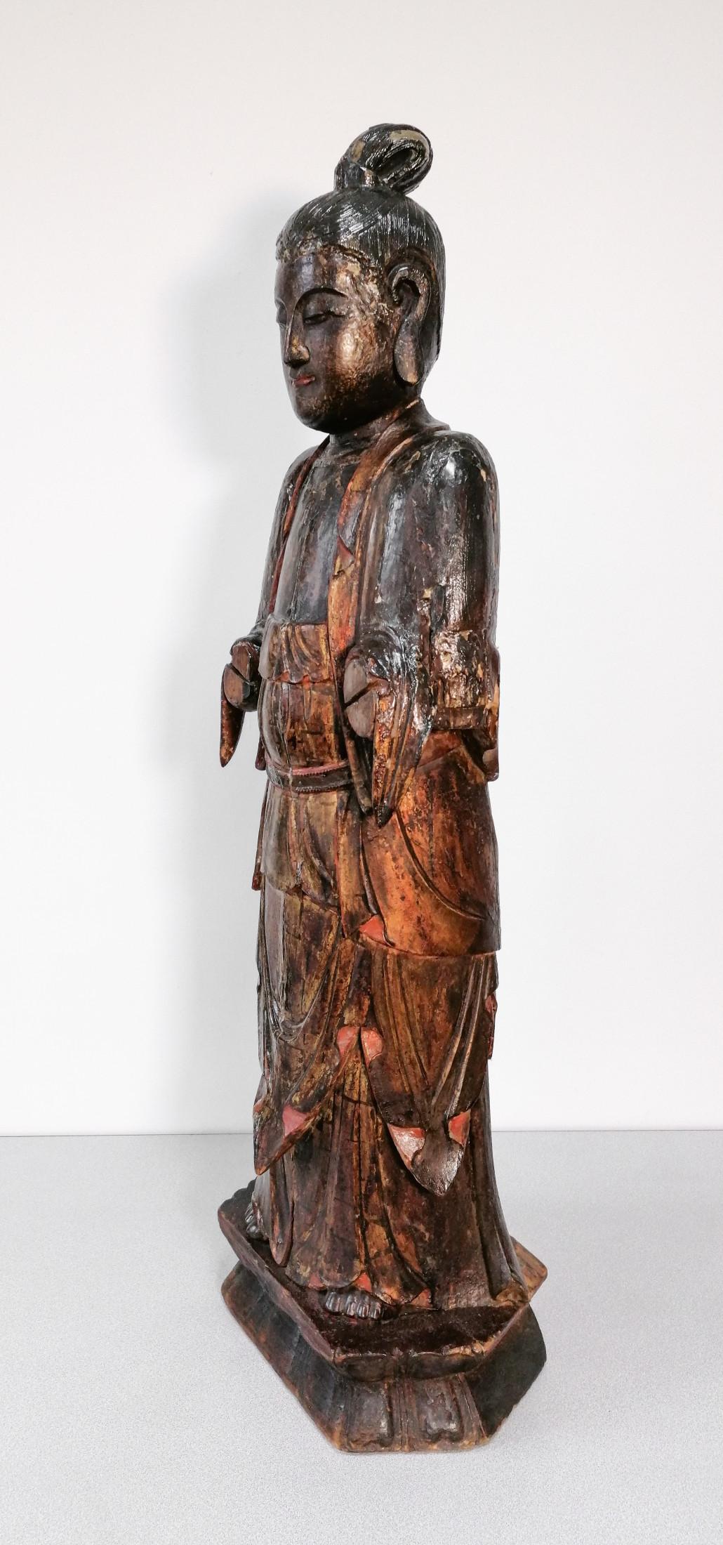 18th Century and Earlier Ancient Wooden Sculpture of the Goddess Guan Yin, China, 17th / 18th Century