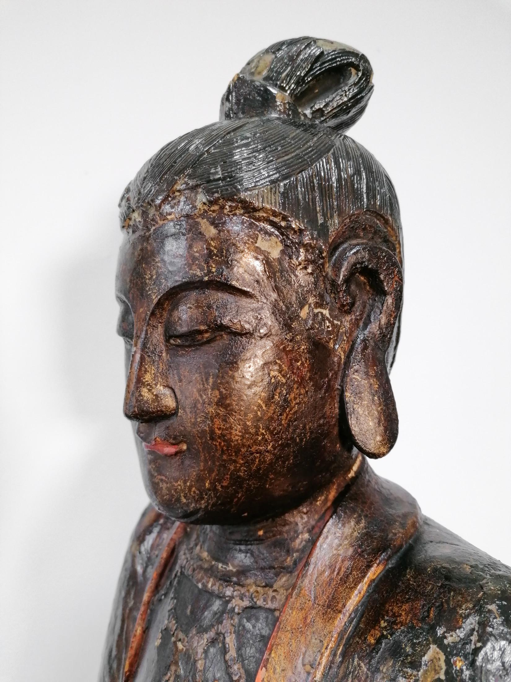 Ancient Wooden Sculpture of the Goddess Guan Yin, China, 17th / 18th Century 1