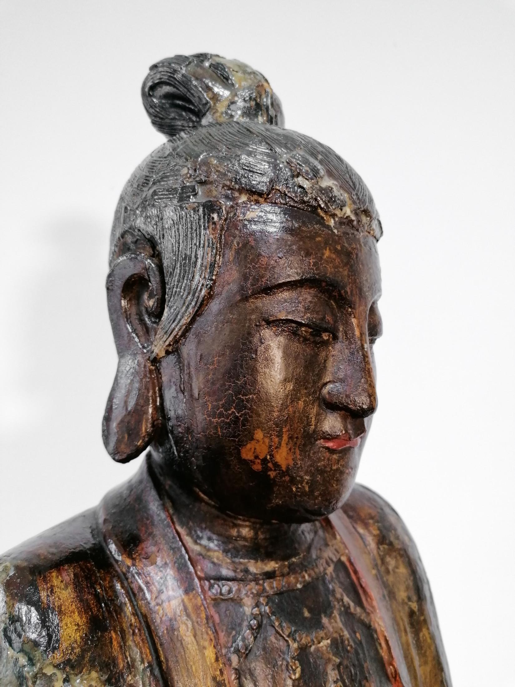 Ancient Wooden Sculpture of the Goddess Guan Yin, China, 17th / 18th Century 2