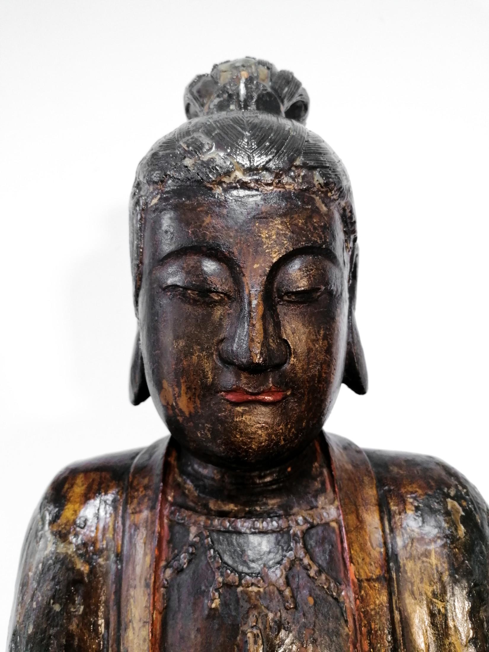 Ancient Wooden Sculpture of the Goddess Guan Yin, China, 17th / 18th Century 3