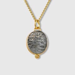 Zeus antico seduto, con aquila e scettro, ciondolo a forma di moneta, oro 24k con diamanti