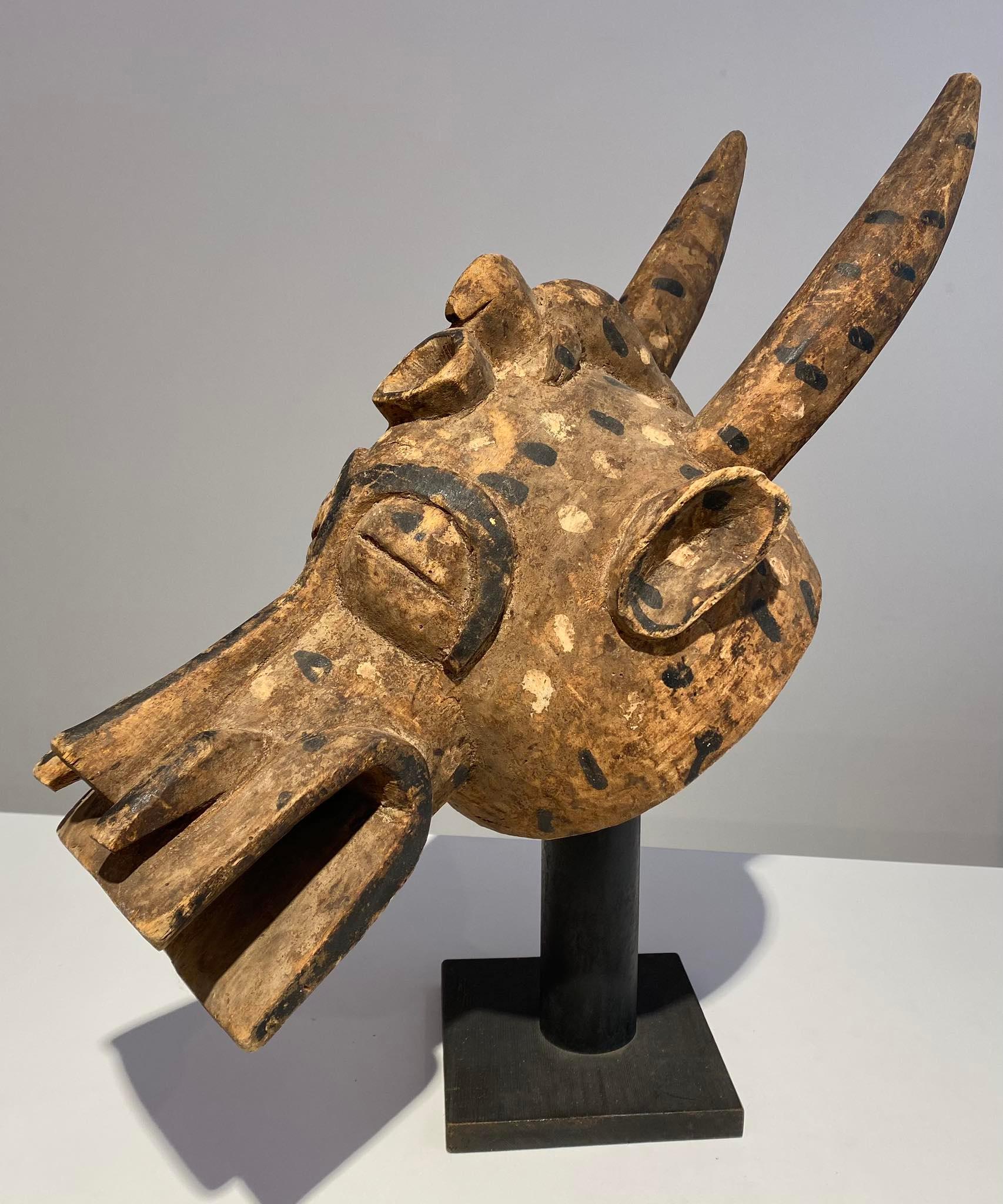 Antica maschera zoomorfa Senufo Kponyungo Poro Costa d'Avorio Inizio XX secolo / A in vendita 2