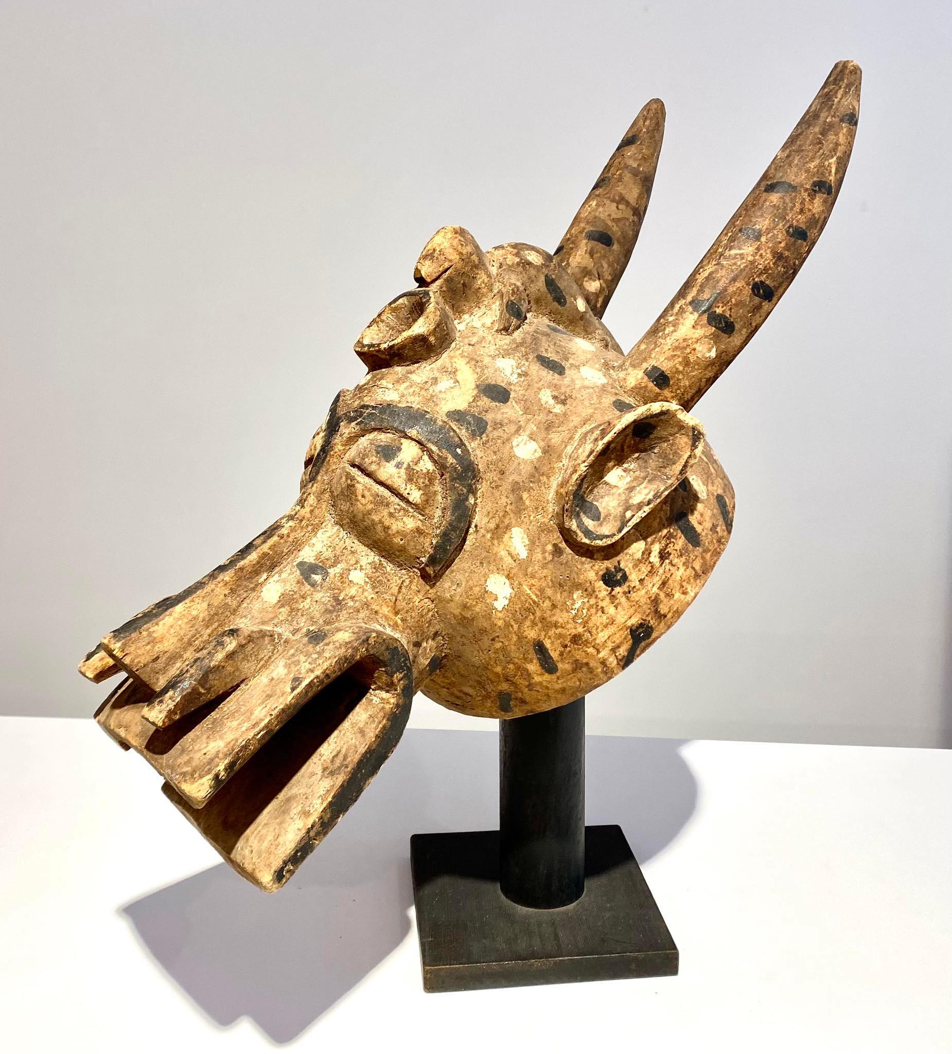 Antica maschera zoomorfa Senufo Kponyungo Poro Costa d'Avorio Inizio XX secolo / A in vendita 3