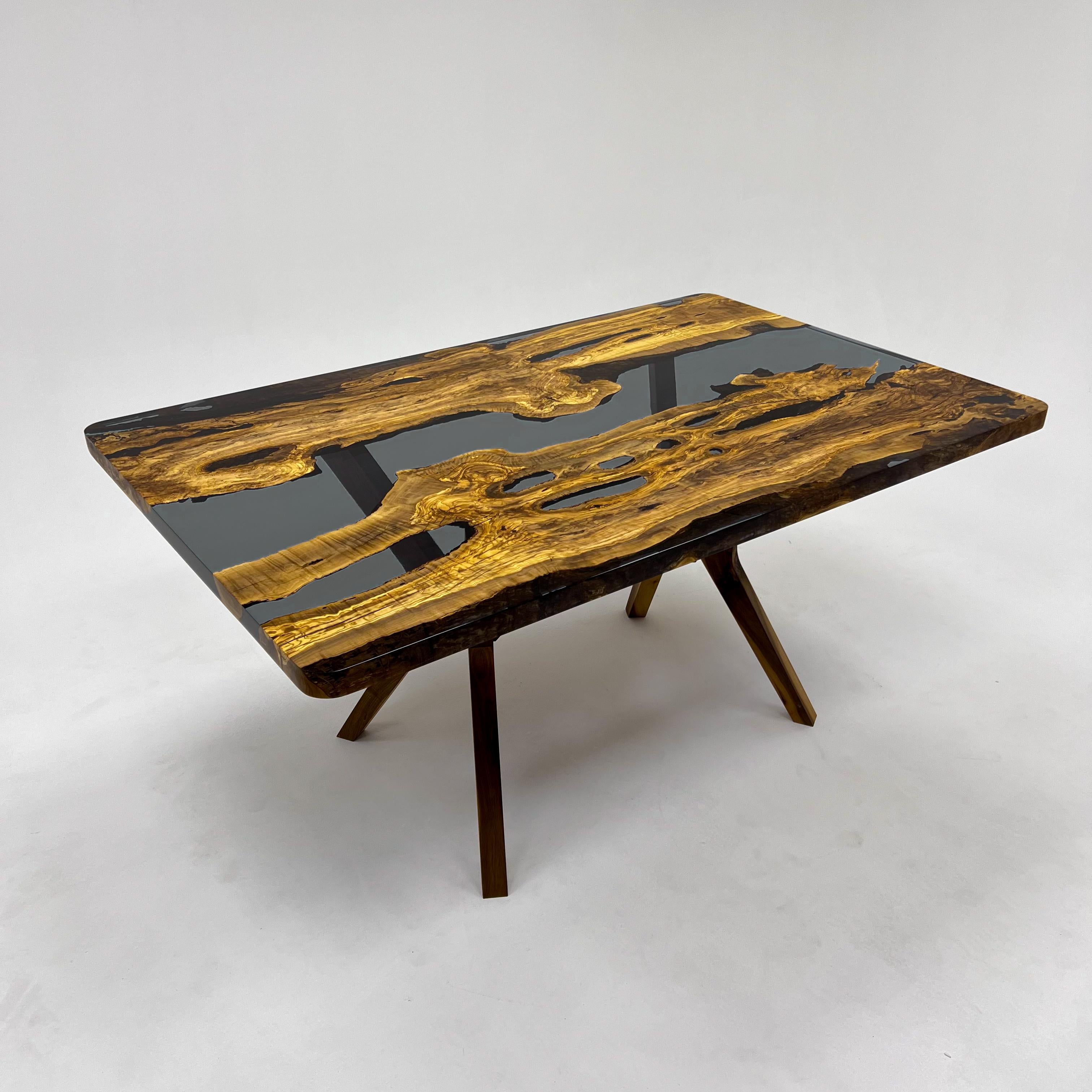 Anciet Olive Epoxy Dark Gray Resin Dining Table In New Condition For Sale In İnegöl, TR