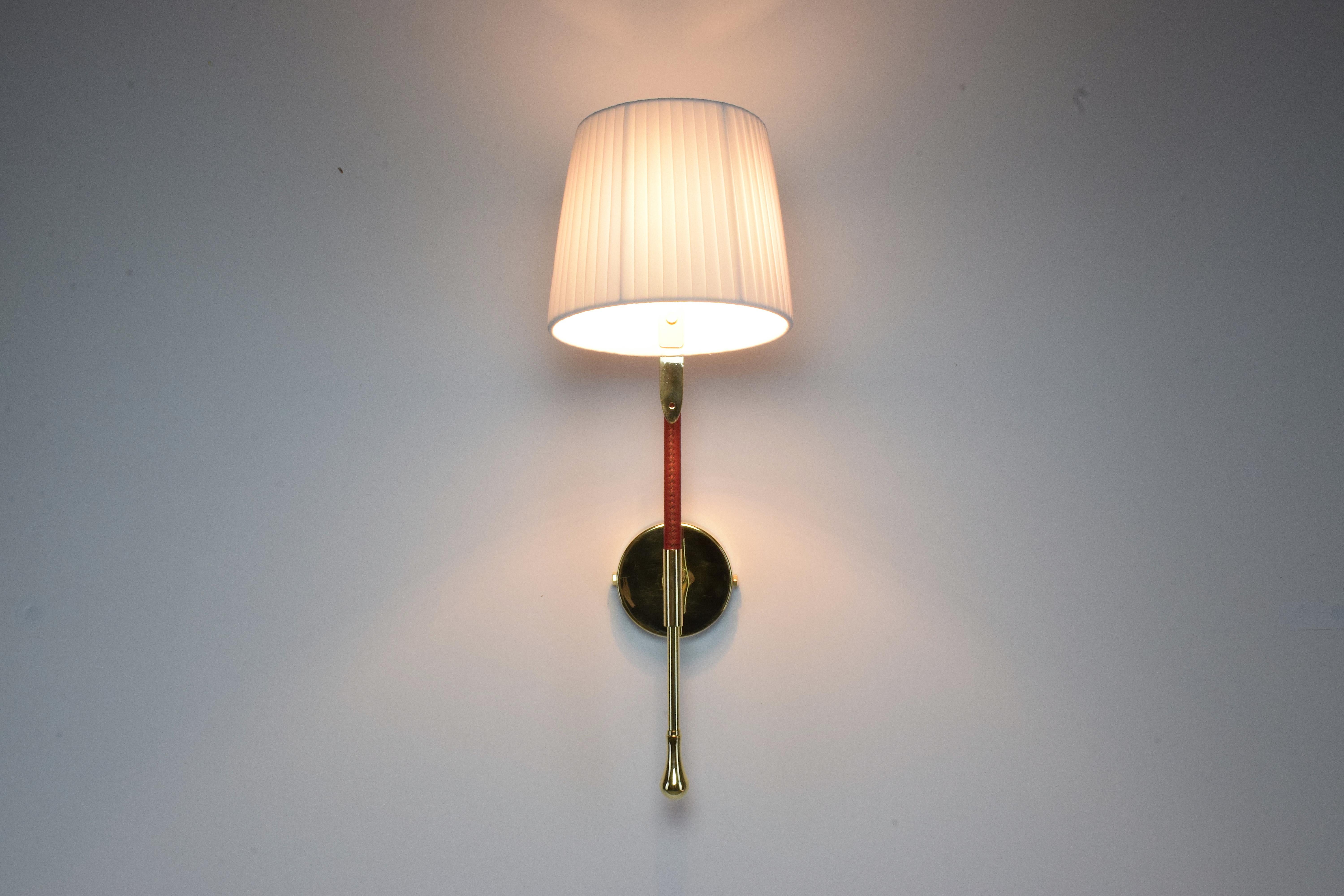 Ancora-W1 Contemporary Articulating Brass Wall Light, Flow Collection (Unbekannt) im Angebot