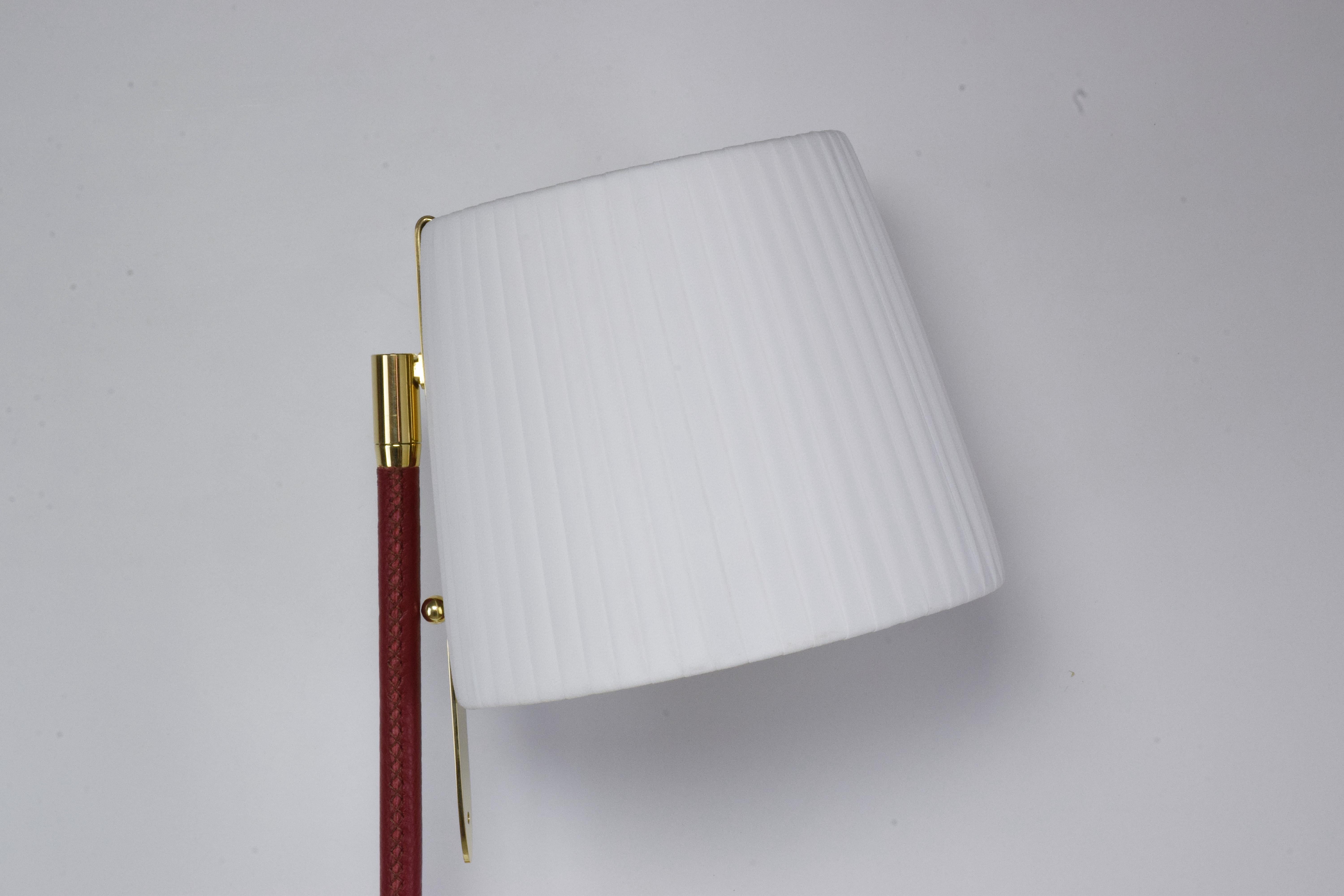 Ancora-W1 Contemporary Articulating Brass Wall Light, Flow Collection (21. Jahrhundert und zeitgenössisch) im Angebot