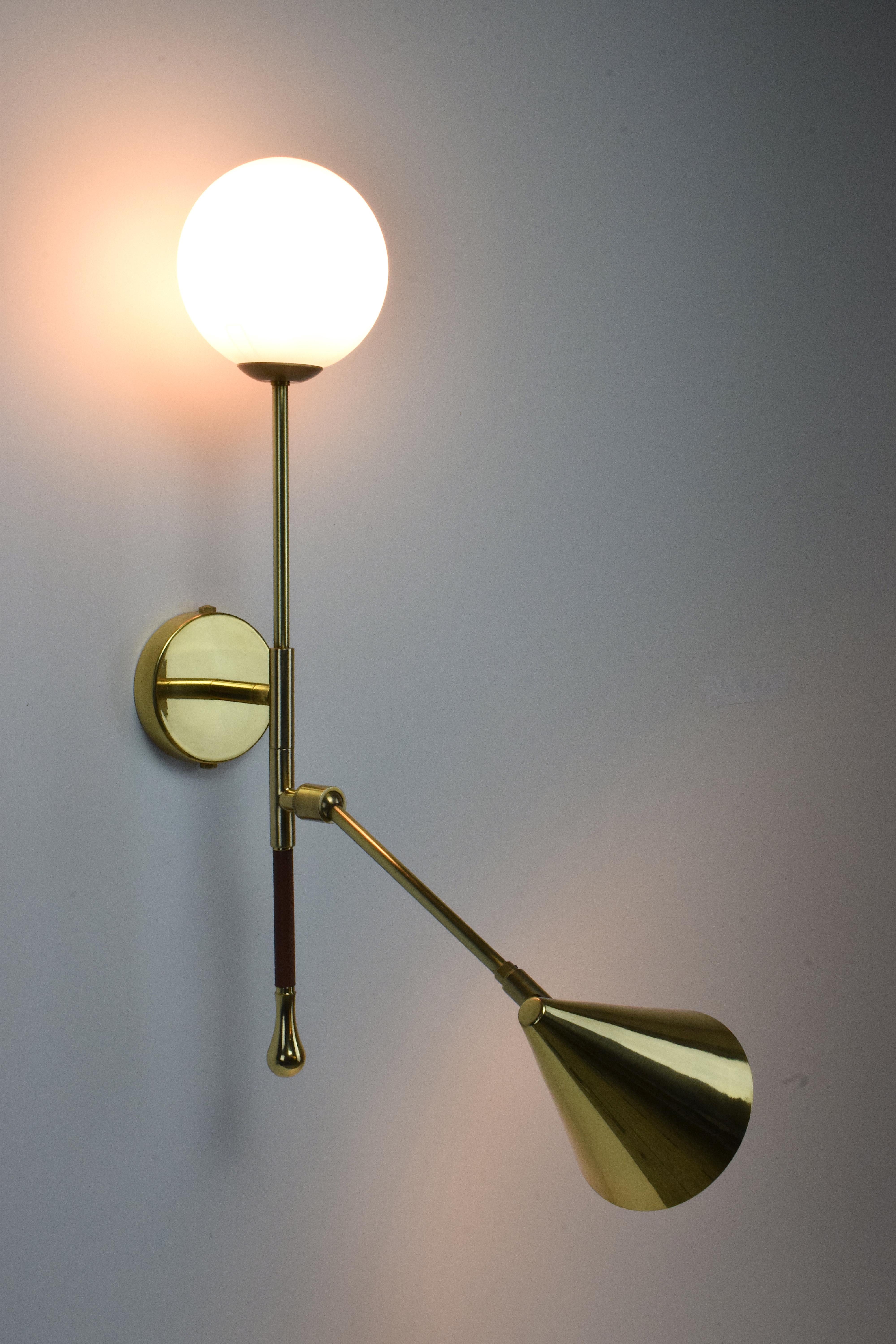 De.Light W1 Contemporary Brass Articulating Double Wall Light, Flow Collection In New Condition In Paris, FR