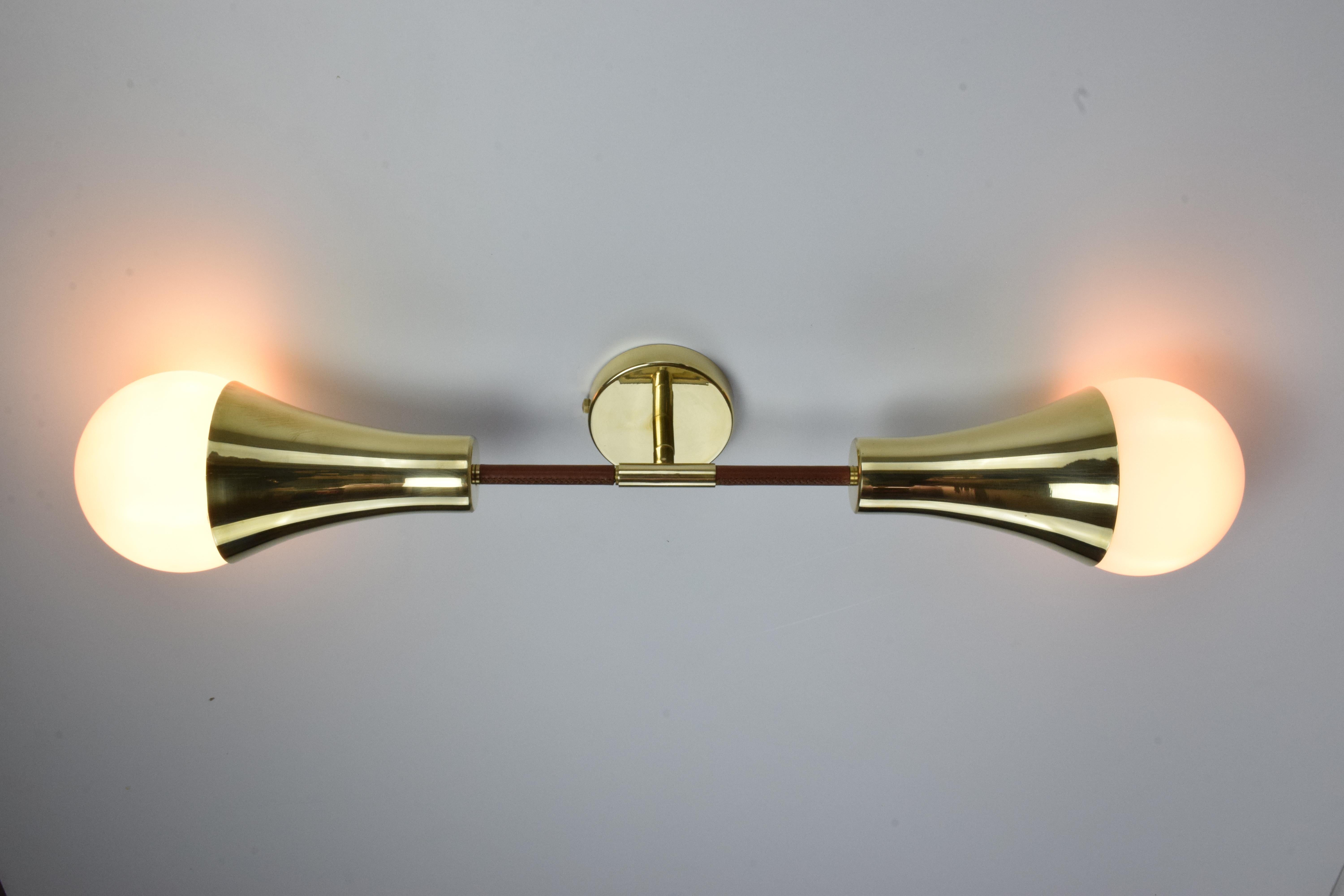 Ancora-V Contemporary Brass Wall Light, Flow Collection 3